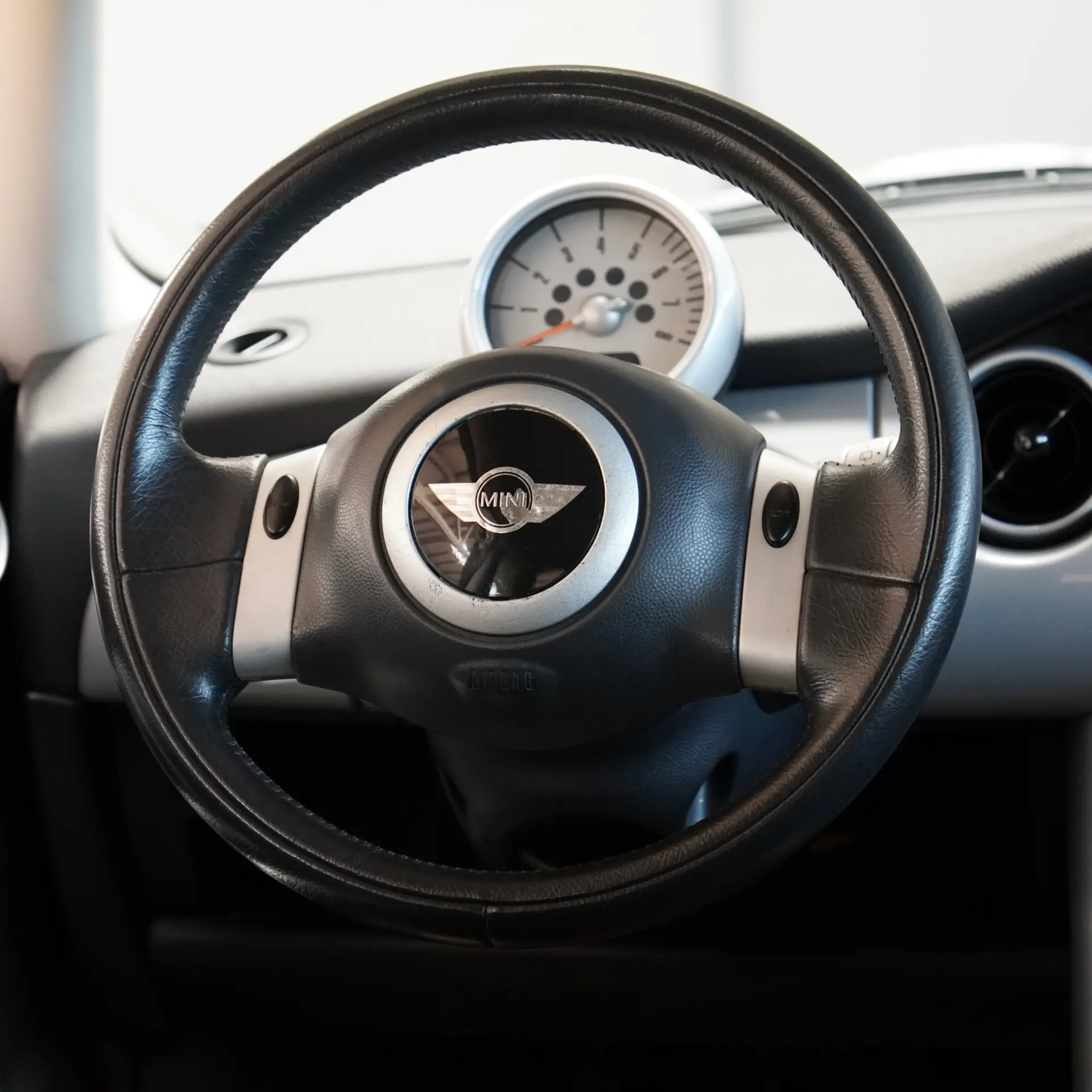 MINI 3 Portas One 1.6 14