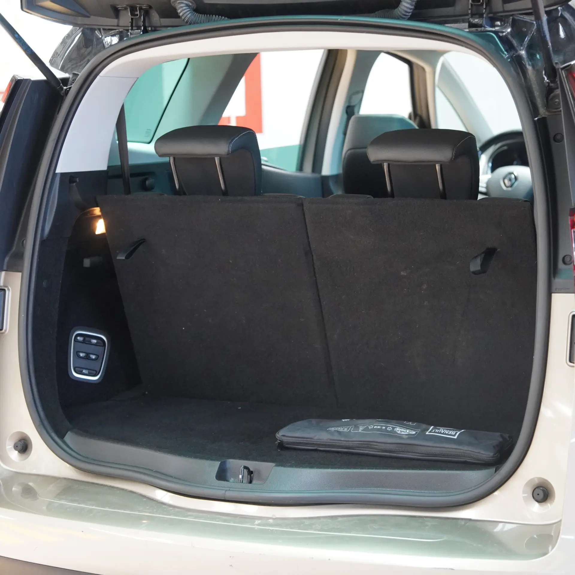 Renault Grand Scénic 1.7 Blue dCi Bose Edition EDC 54
