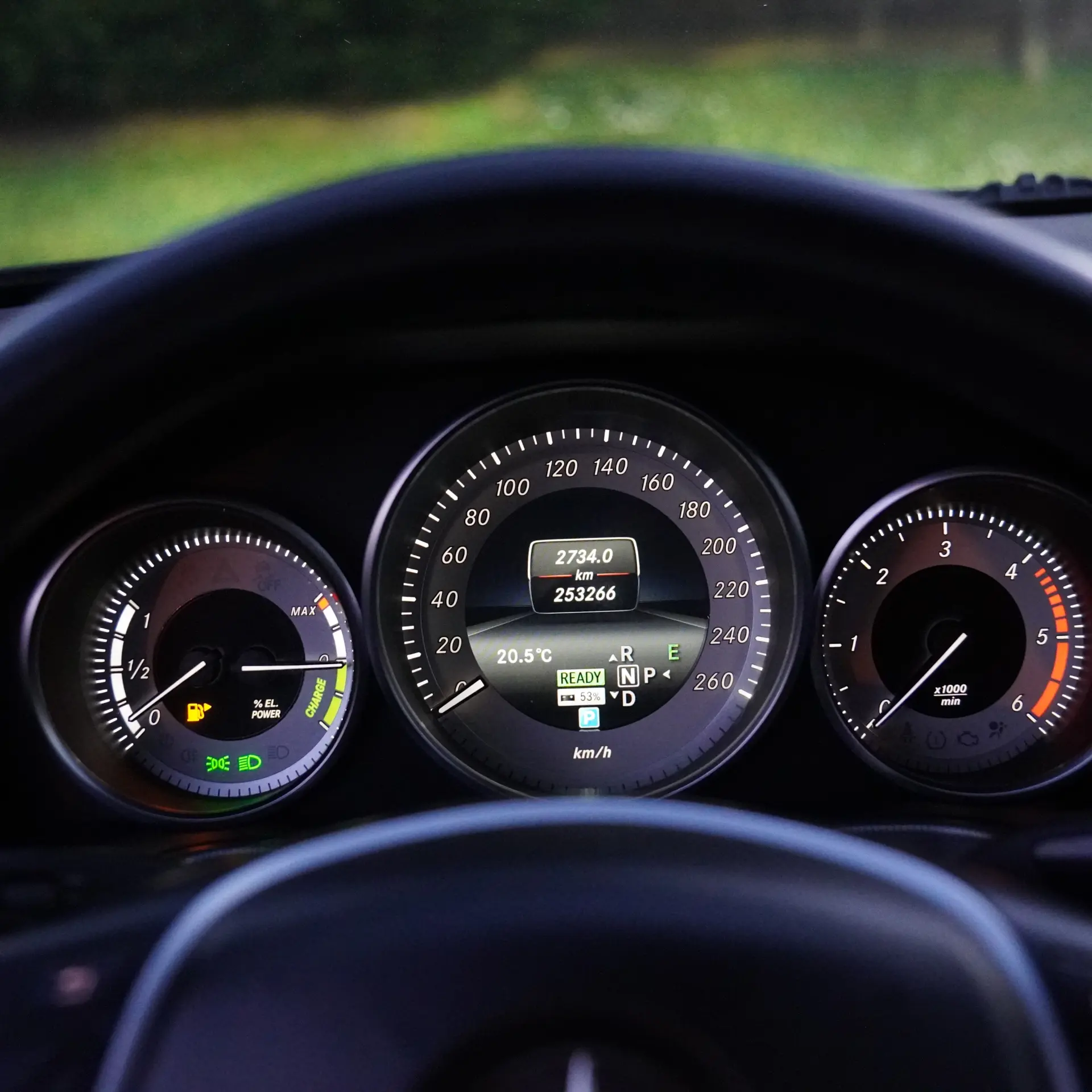 Mercedes-Benz E 300 Bluetec Hybrid Avantgarde 25