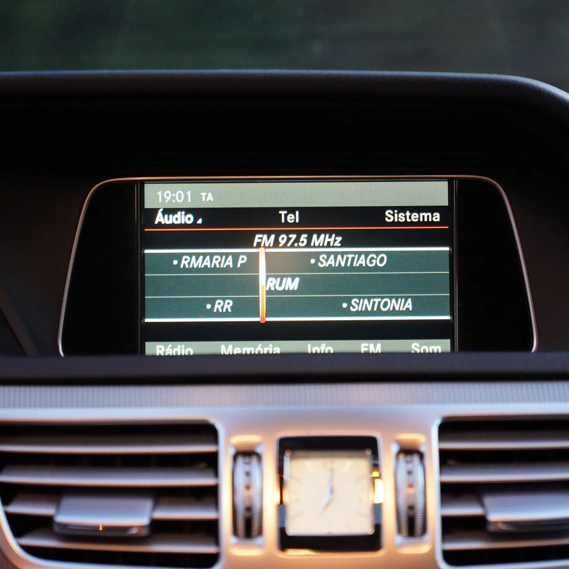 Mercedes-Benz E 300 Bluetec Hybrid Avantgarde 20