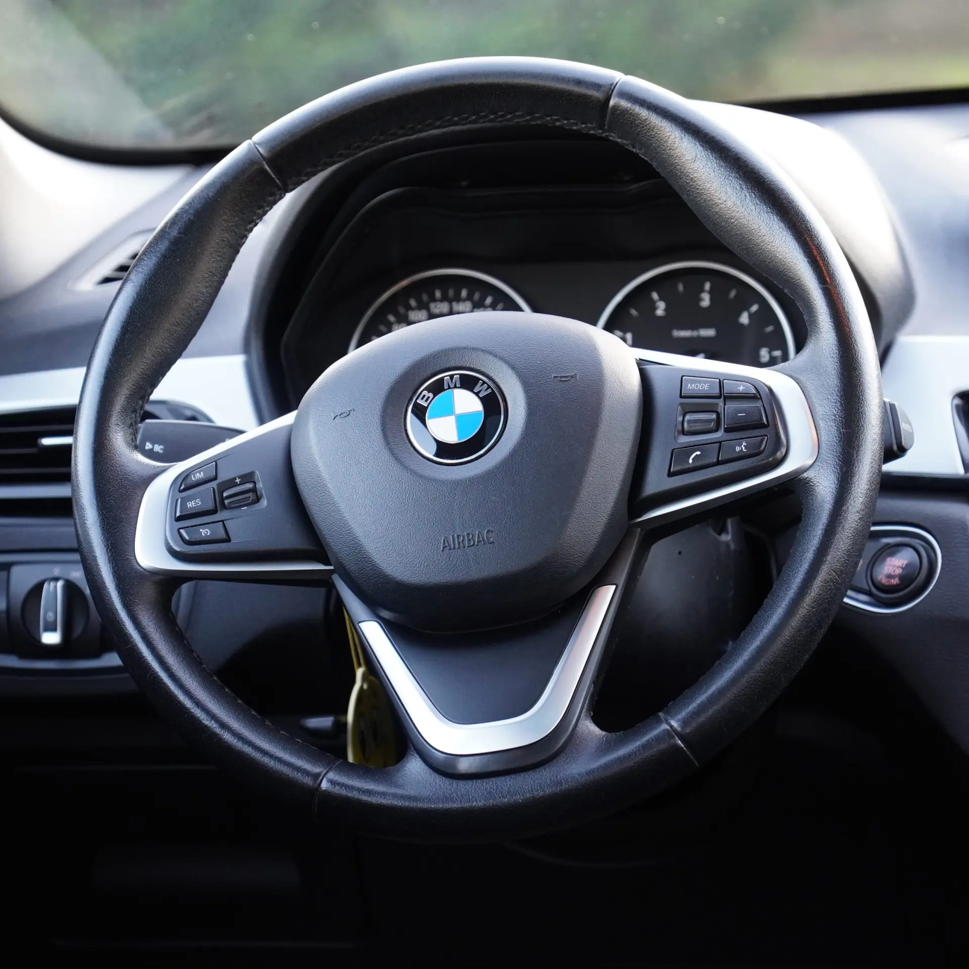 BMW X1 16 d sDrive 9