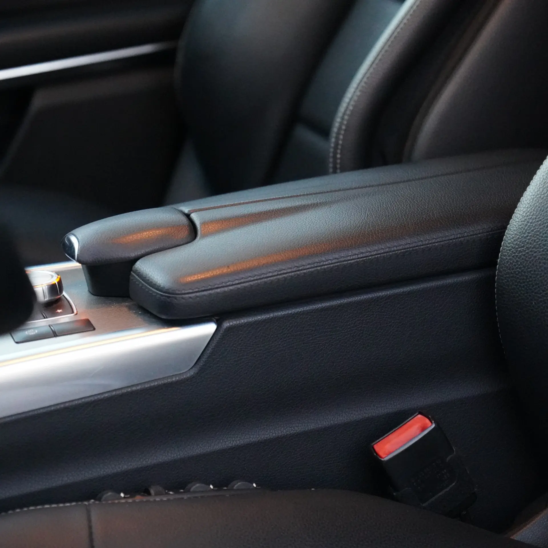 Mercedes-Benz E 300 Bluetec Hybrid Avantgarde 27