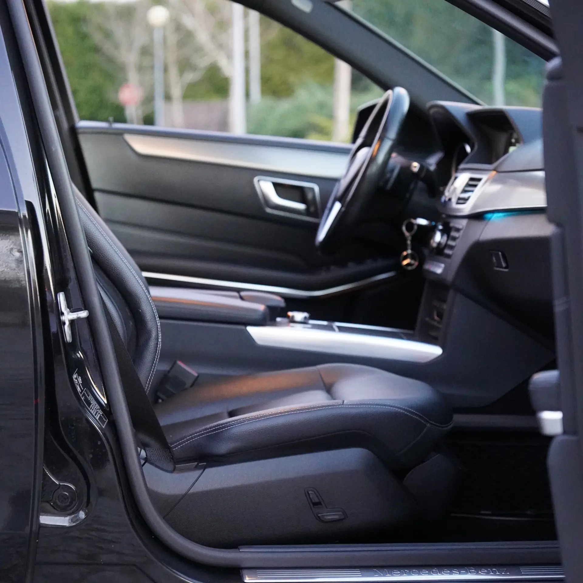 Mercedes-Benz E 300 Bluetec Hybrid Avantgarde 23