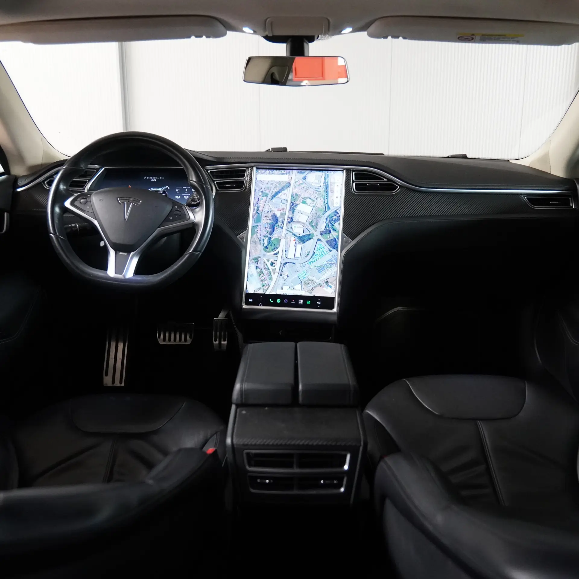 Tesla Model S 85 15