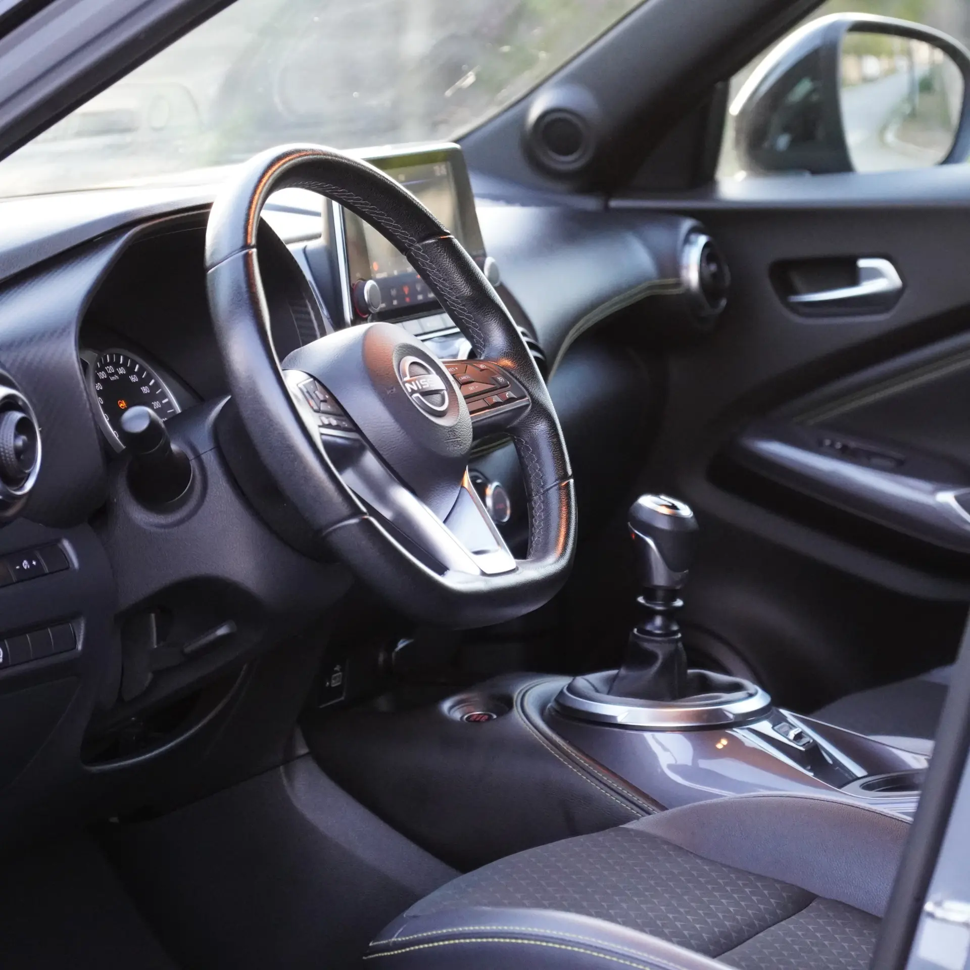 Nissan Juke 1.0 DIG-T Kiiro 26