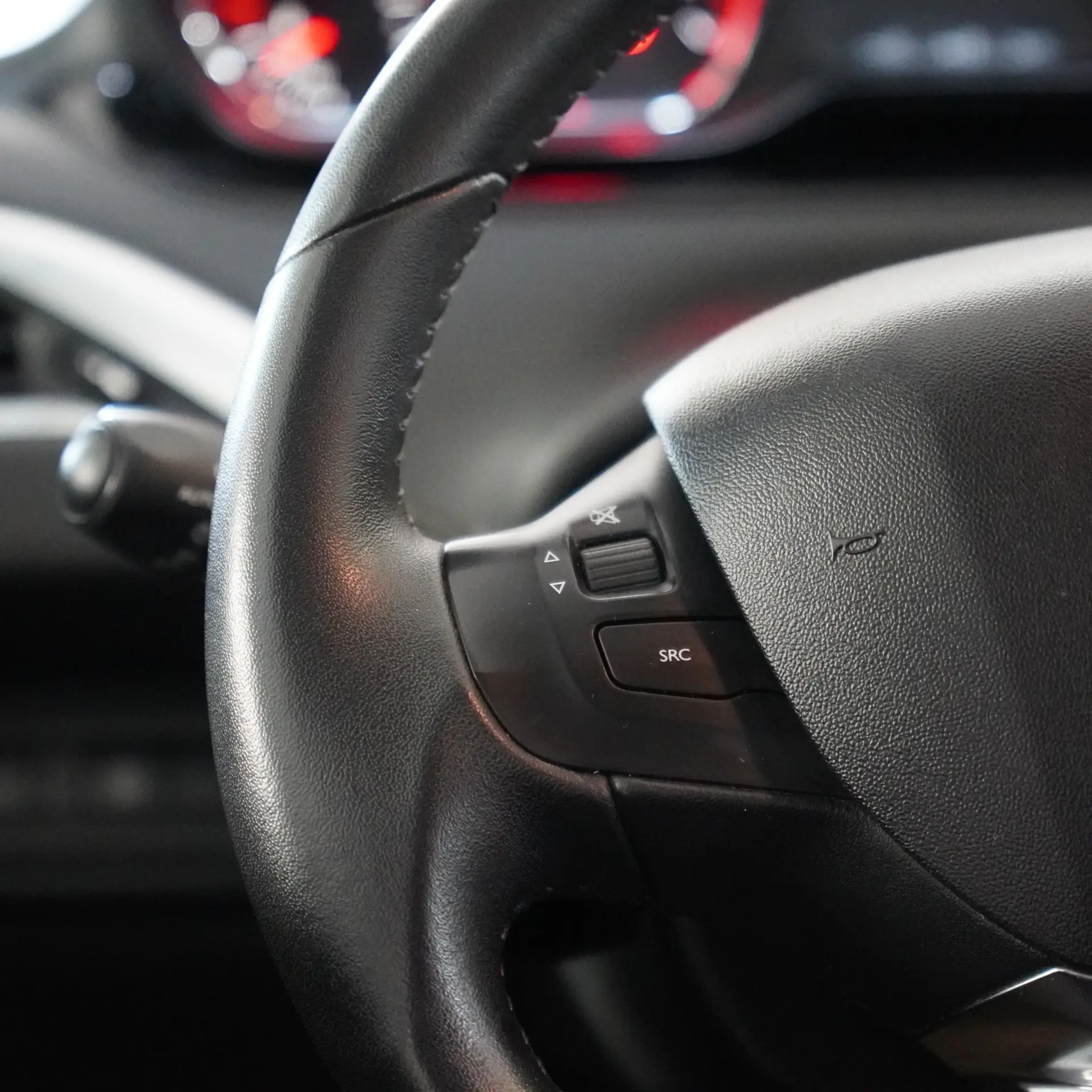 Peugeot 208 1.2 PureTech Style 18