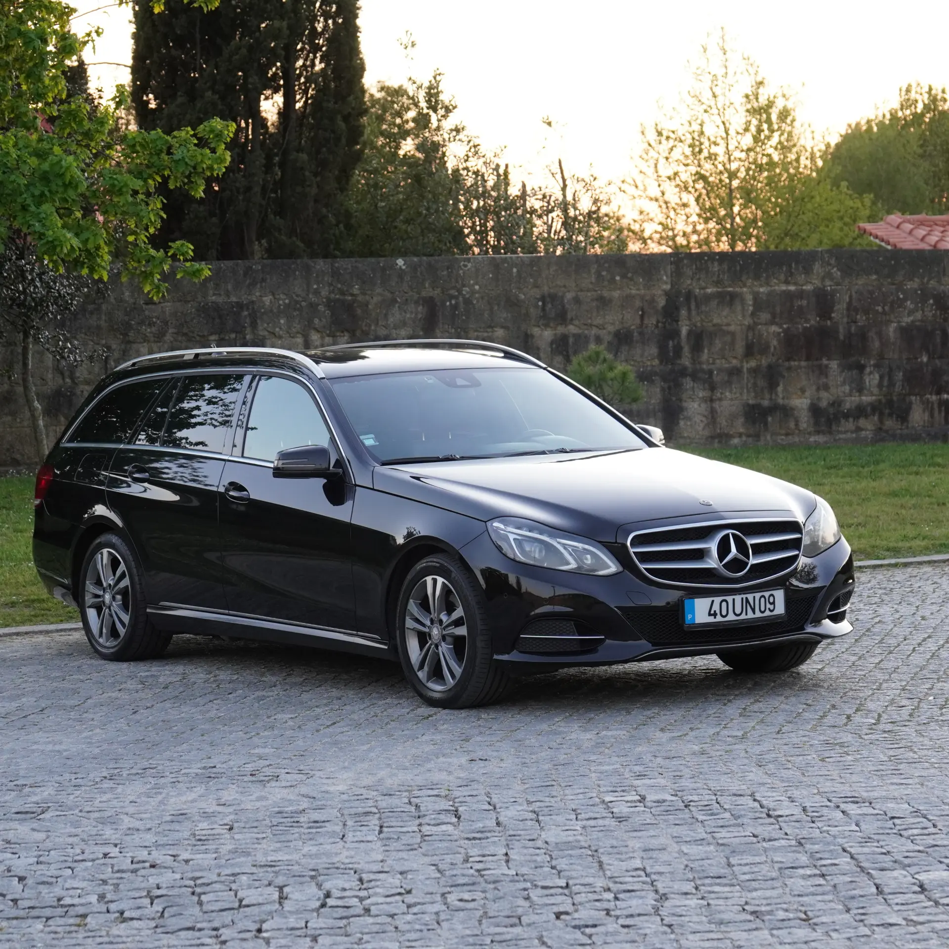 Mercedes-Benz E 300 Bluetec Hybrid Avantgarde 42