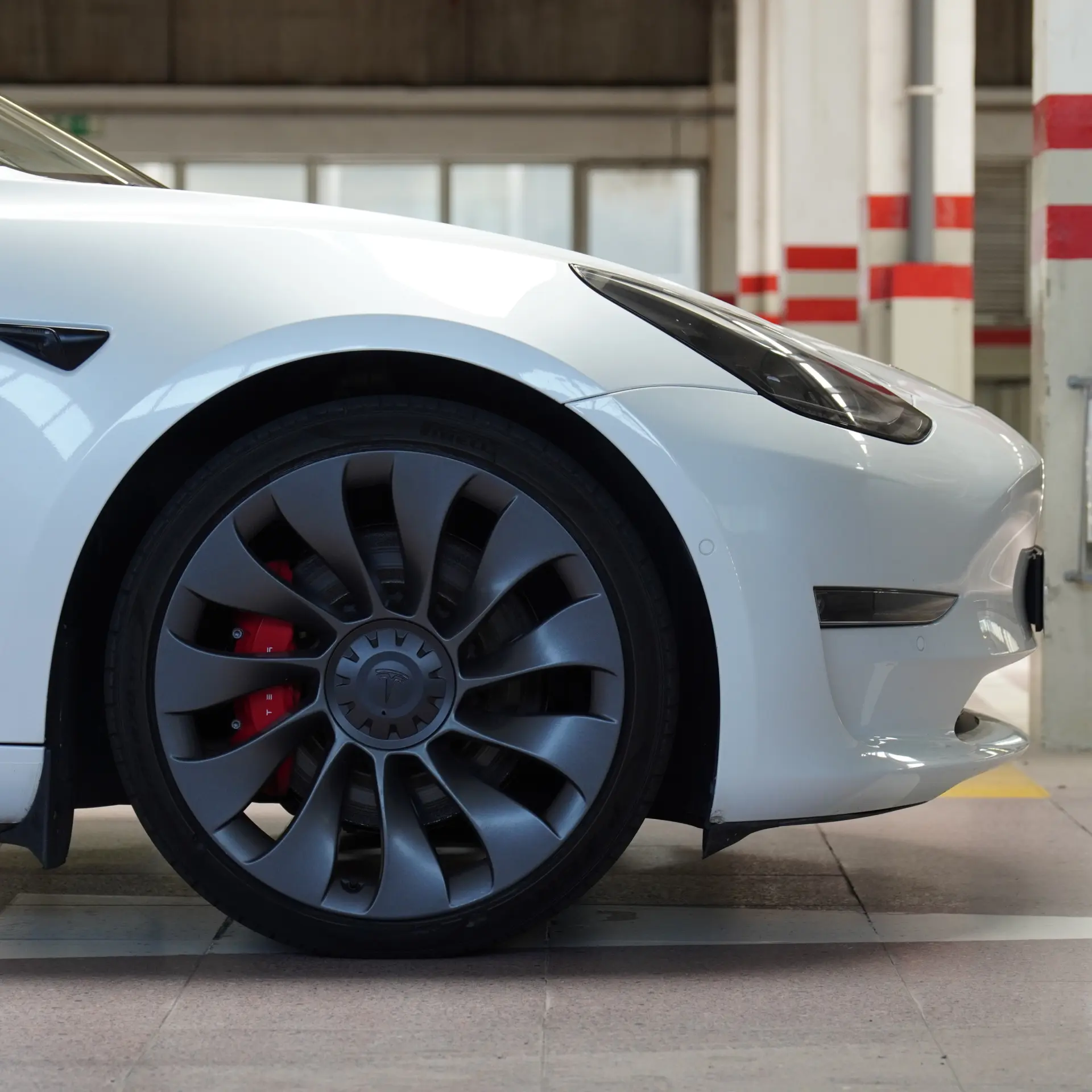 Tesla Model 3 Long Range AWD Dual Motor Performance 35
