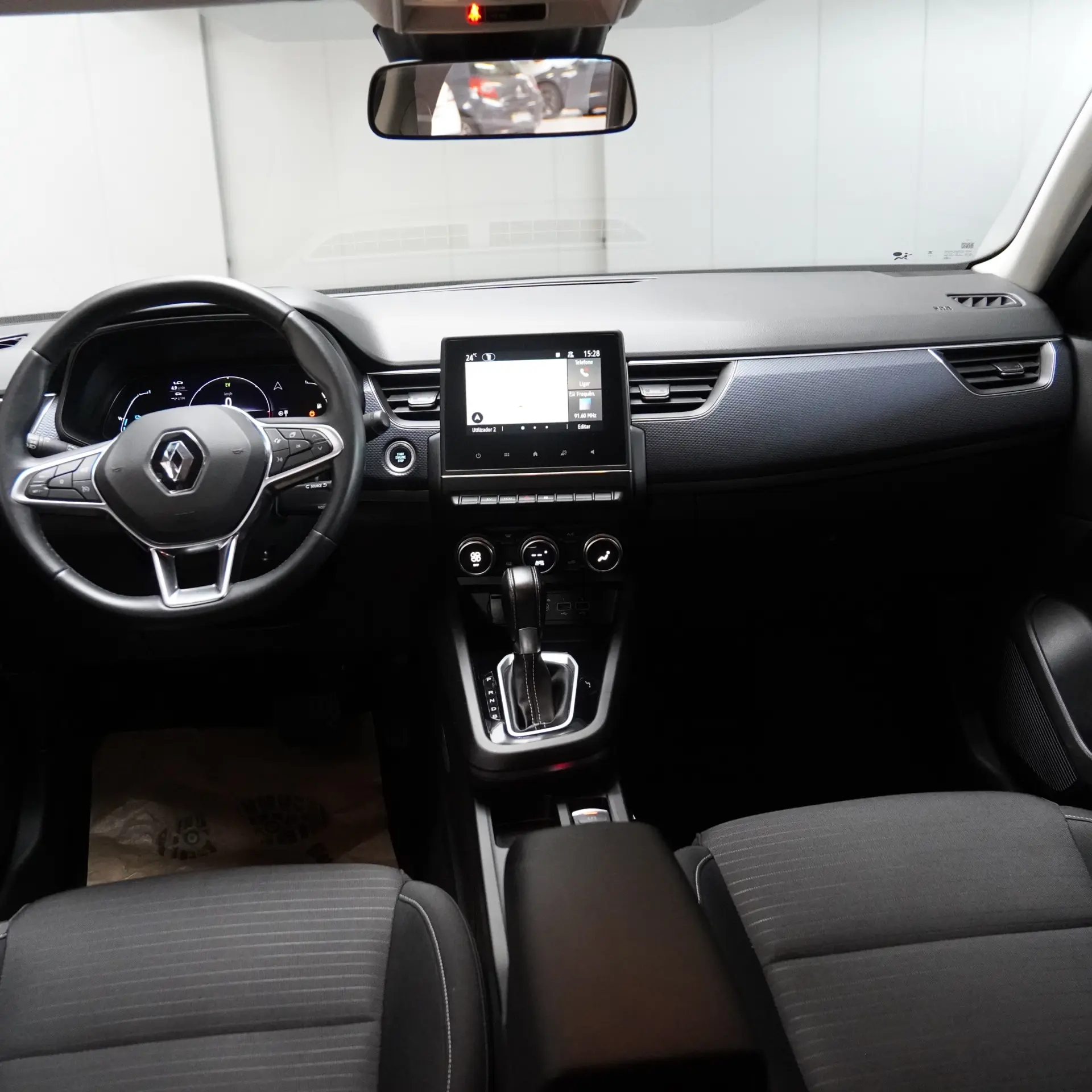 Renault Arkana 1.6 E-Tech Full Hybrid Evolution 8