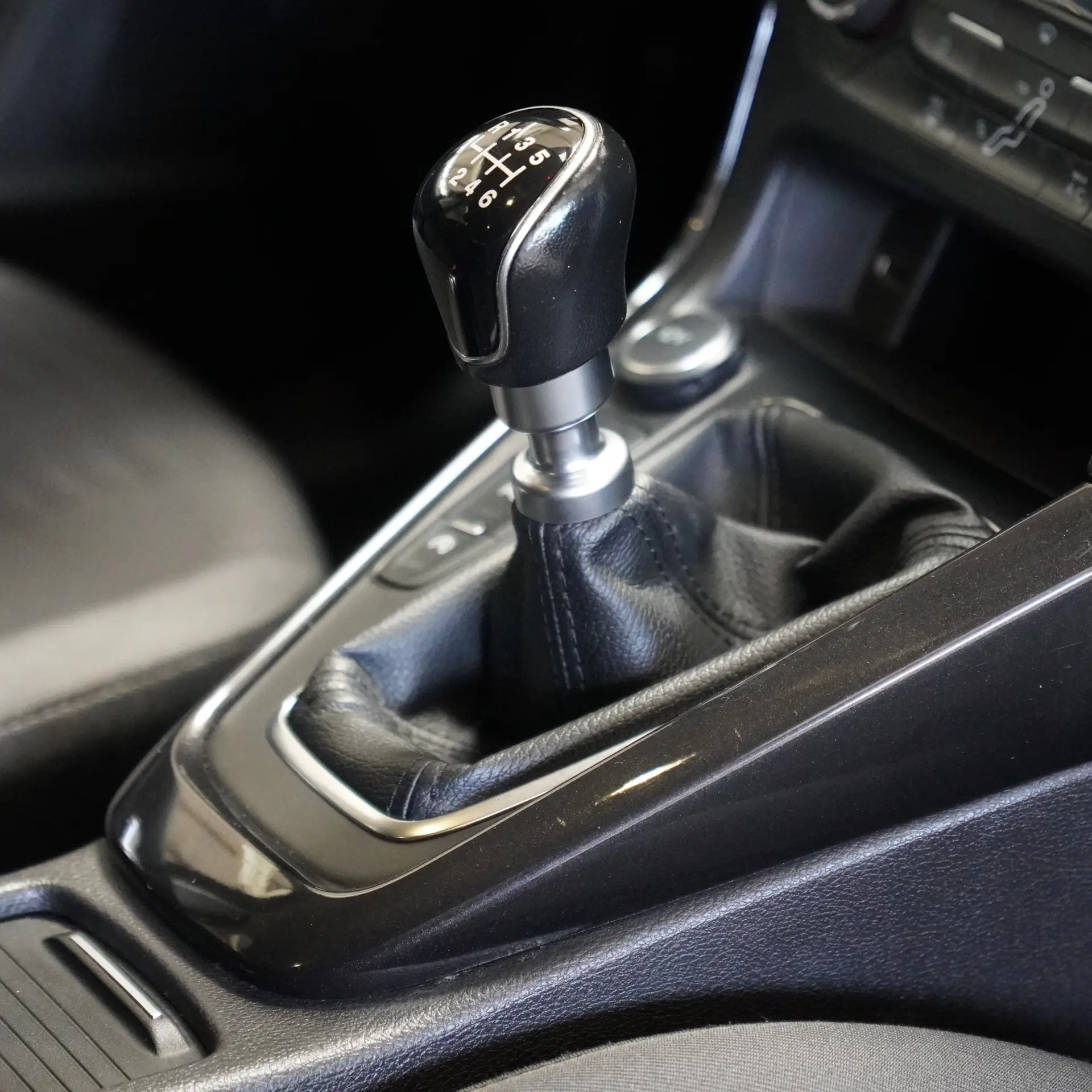 Ford Focus SW 1.0 EcoBoost Active 28