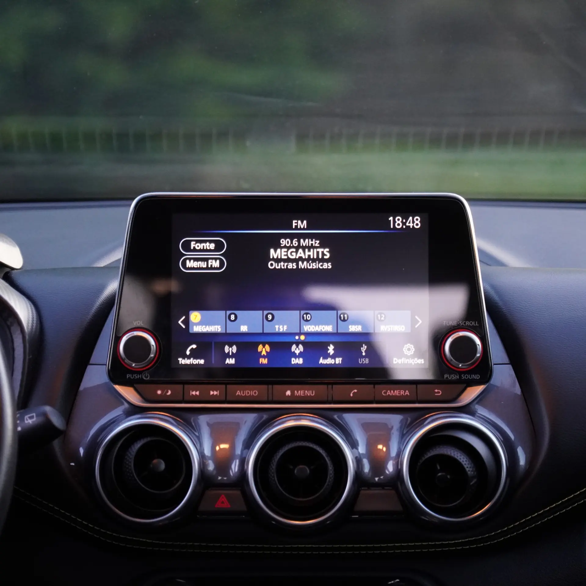 Nissan Juke 1.0 DIG-T Kiiro 17