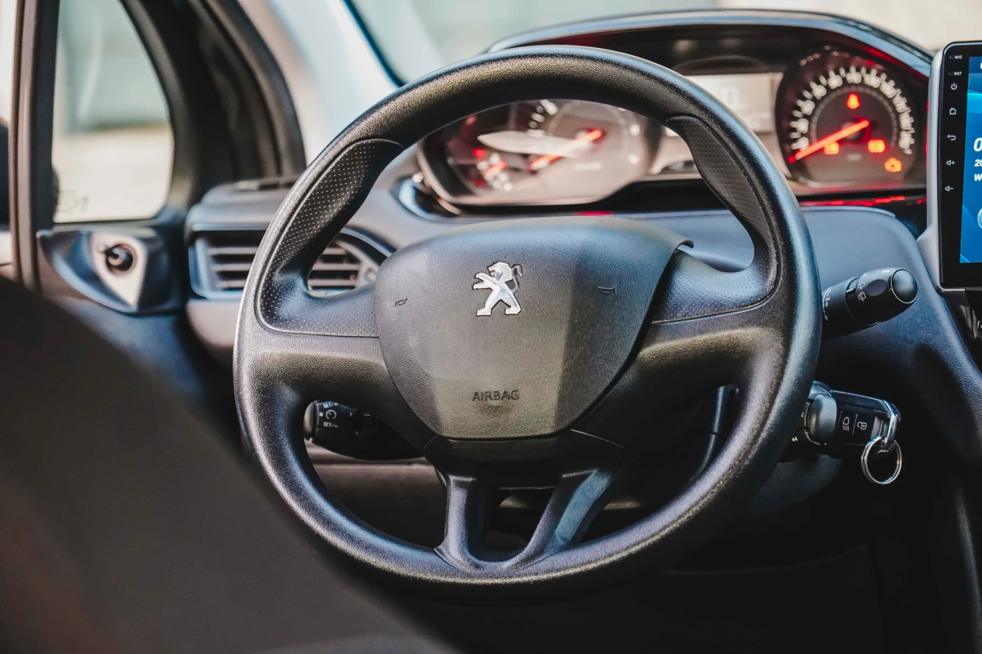 Peugeot 208 1.0 VTi Access 8