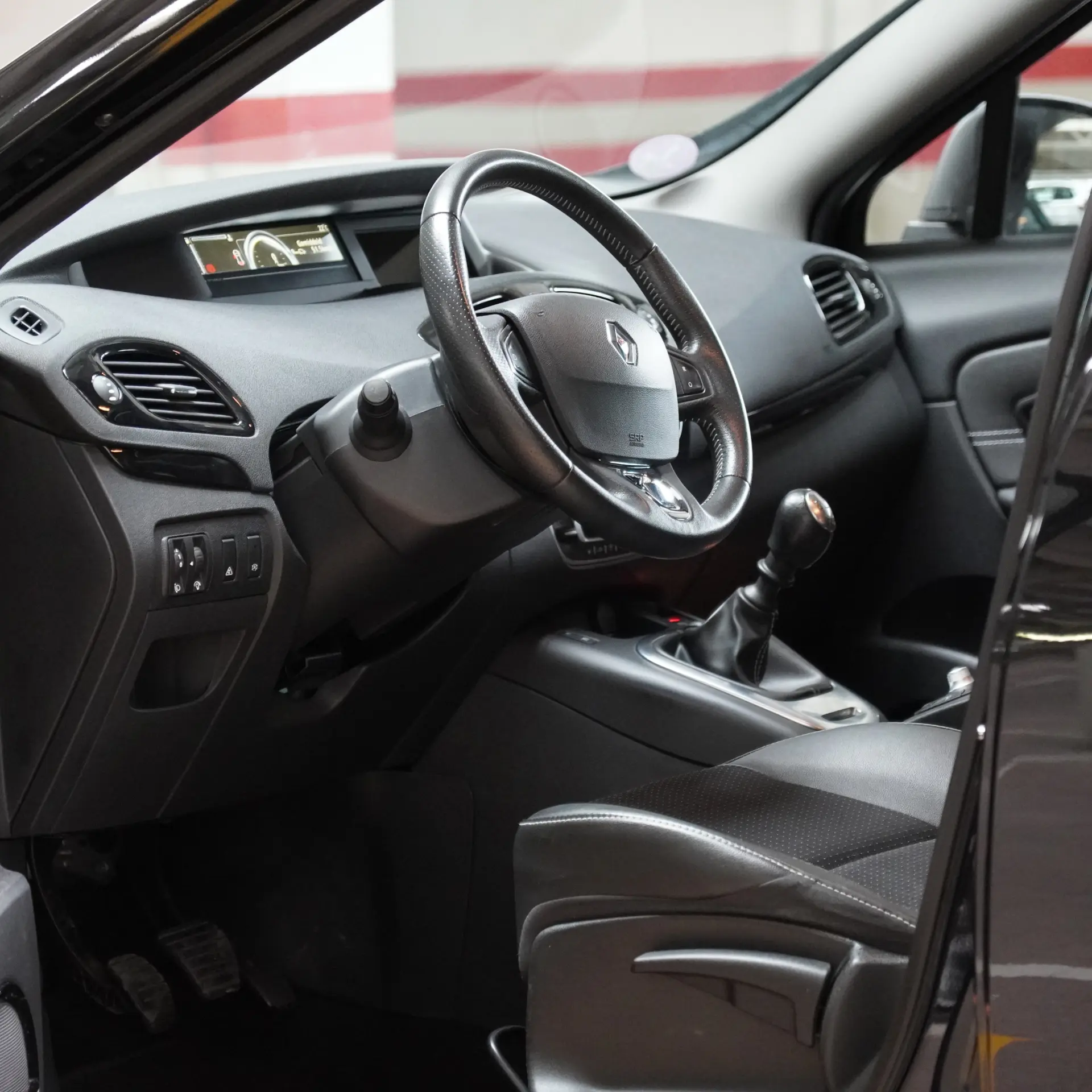 Renault Grand Scénic ENERGY TCe 115 Bose Edition 28