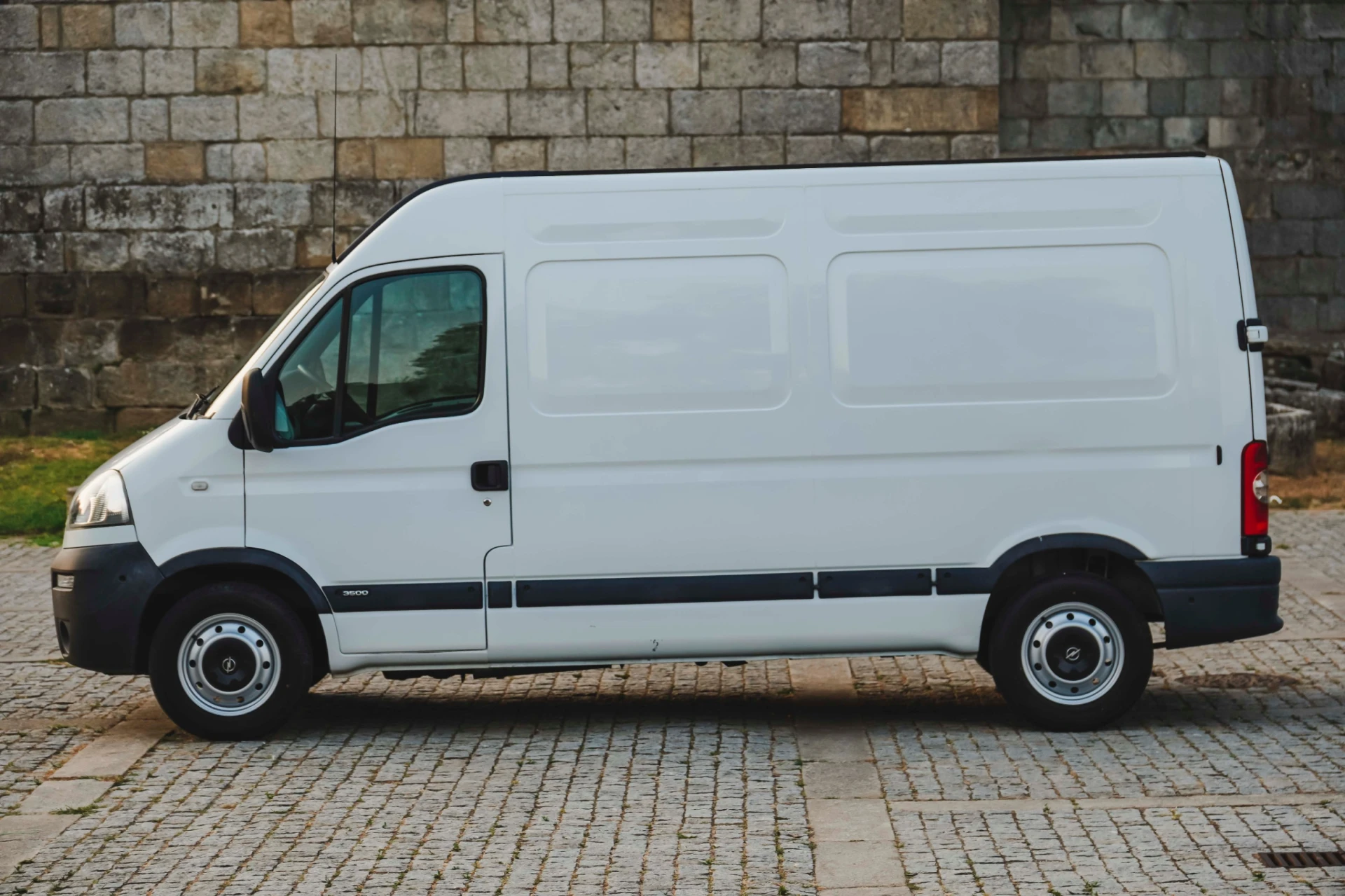 Opel Movano L2 H1 3.5T 2.5 CDTi CD 5