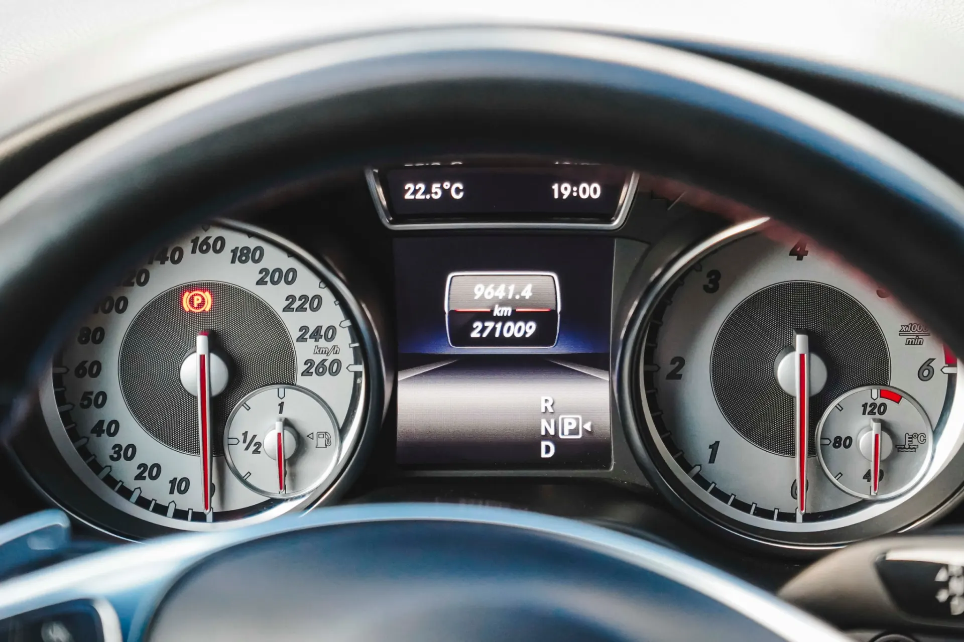 Mercedes-Benz CLA 200 Shooting Brake 200 CDI 7G-DCT AMG Line 27