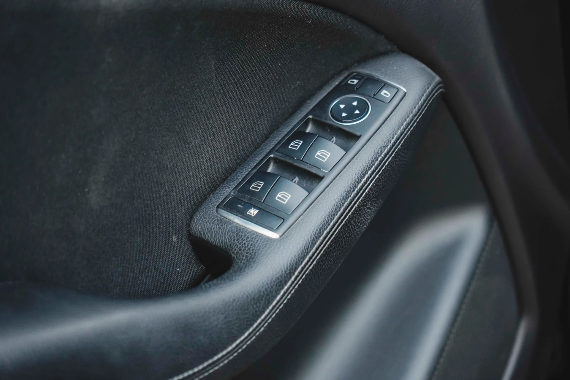 Mercedes-Benz Classe B 180D Ambition 25