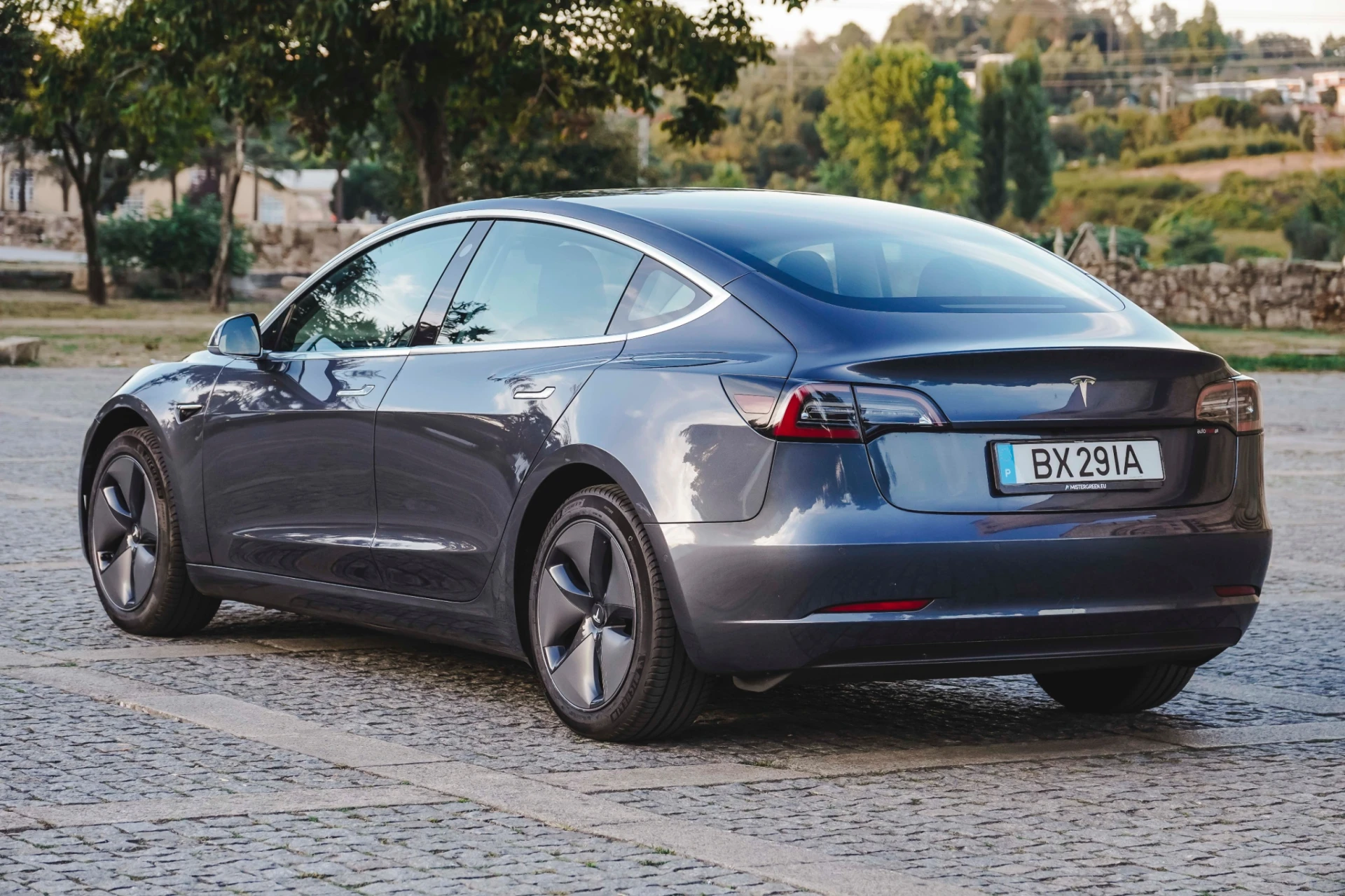 Tesla Model 3 Standard RWD Plus 6