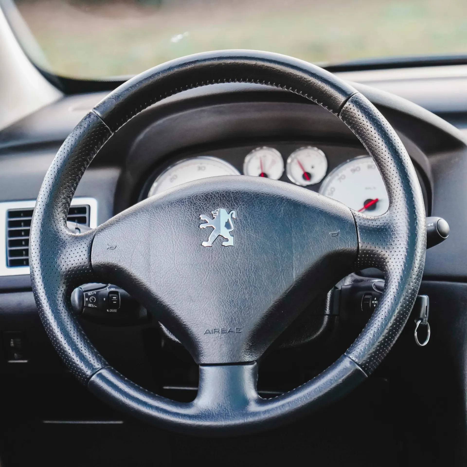 Peugeot 307 SW 1.6 HDi Black & Silver 14