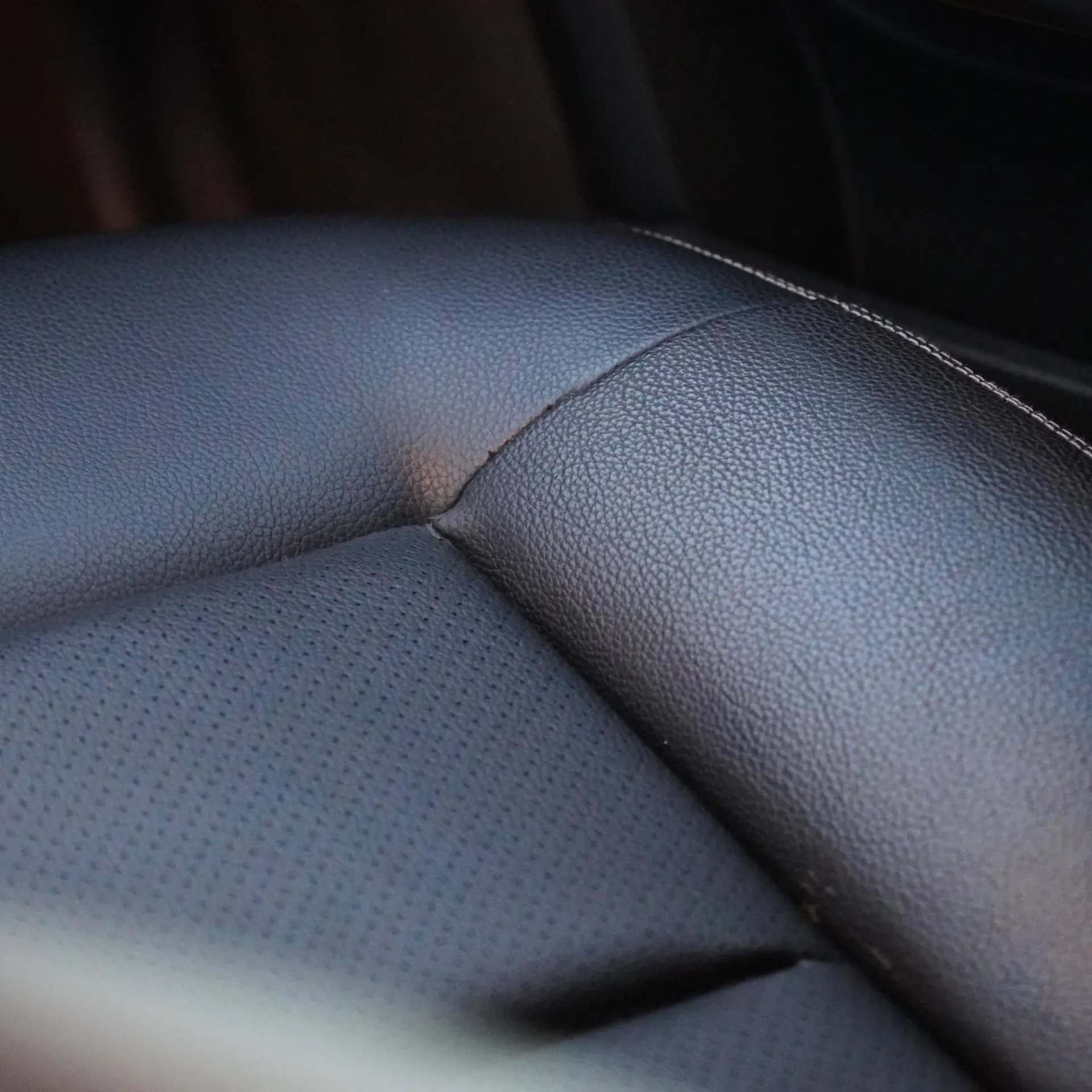 Mercedes-Benz E 300 Bluetec Hybrid Avantgarde 31