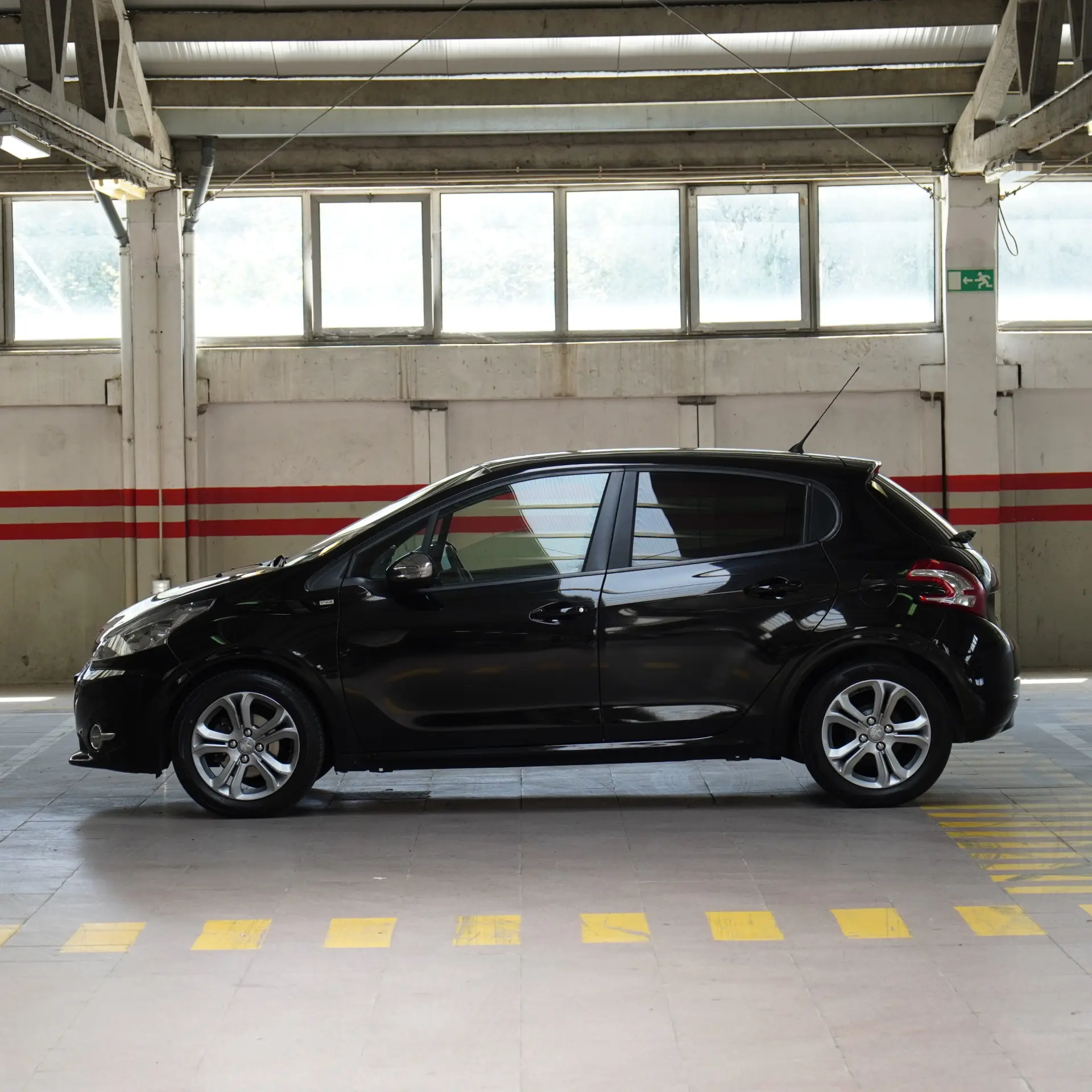 Peugeot 208 1.2 PureTech Style 4