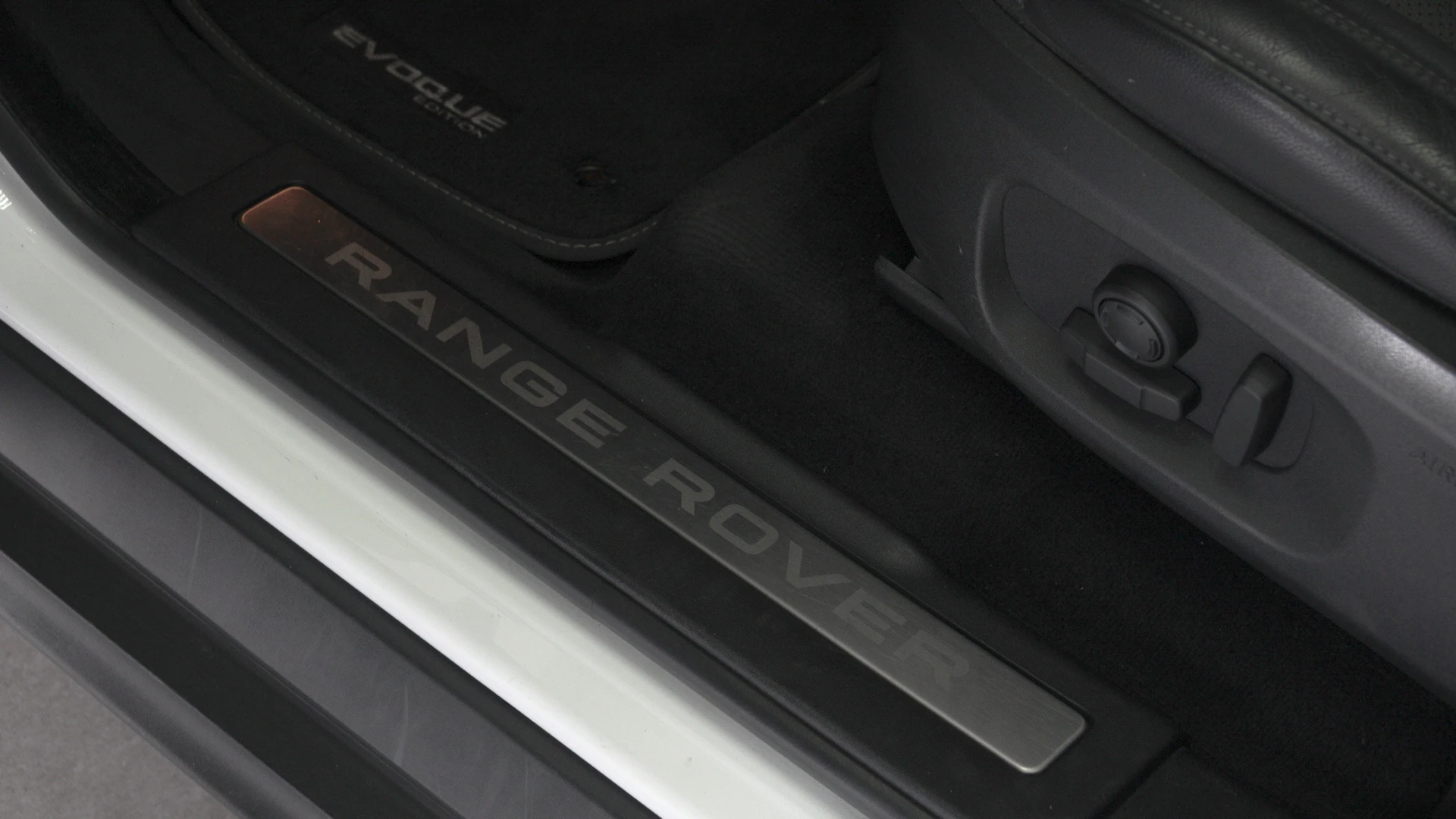 Land Rover Range Rover Evoque Outro 17