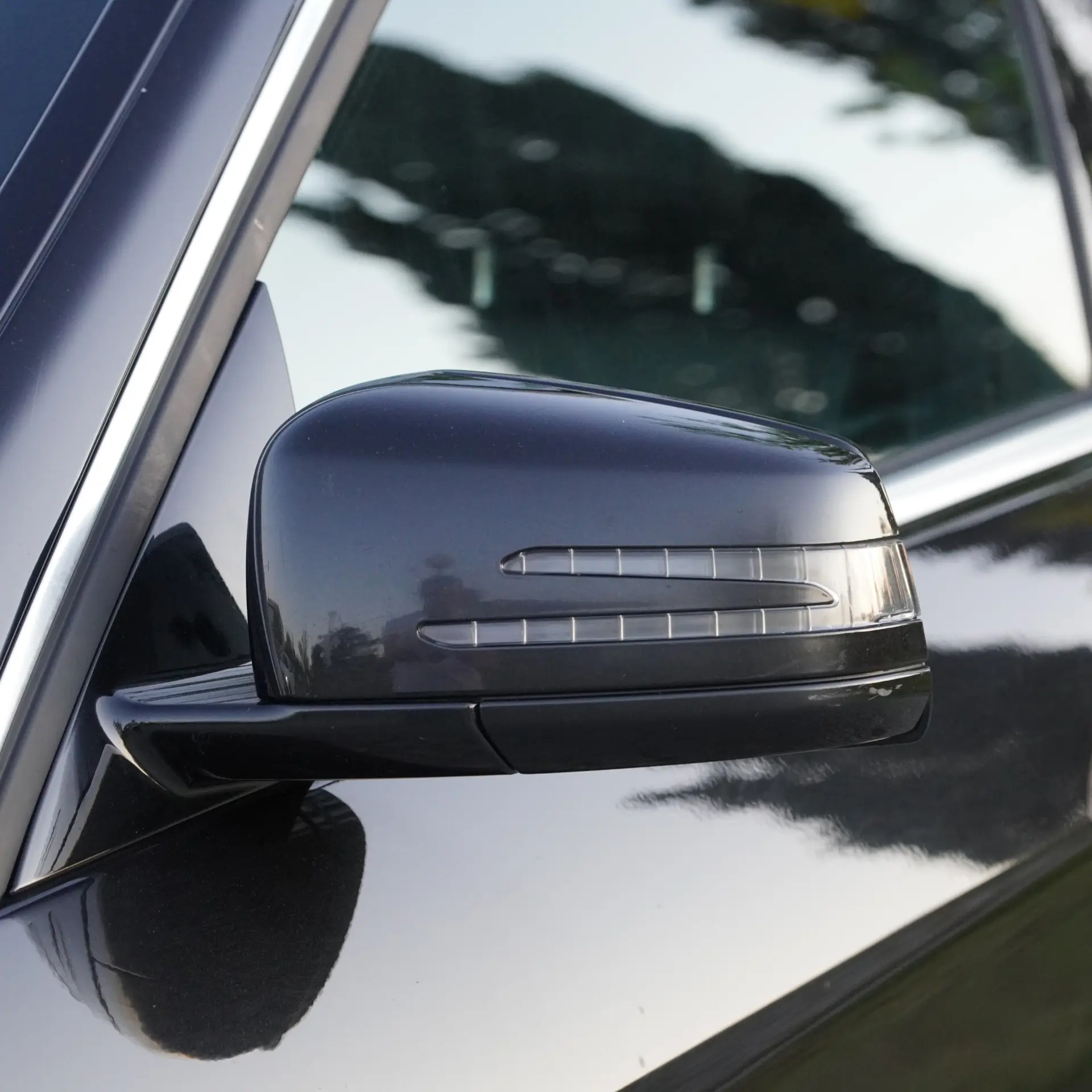 Mercedes-Benz E 300 Bluetec Hybrid Avantgarde 50