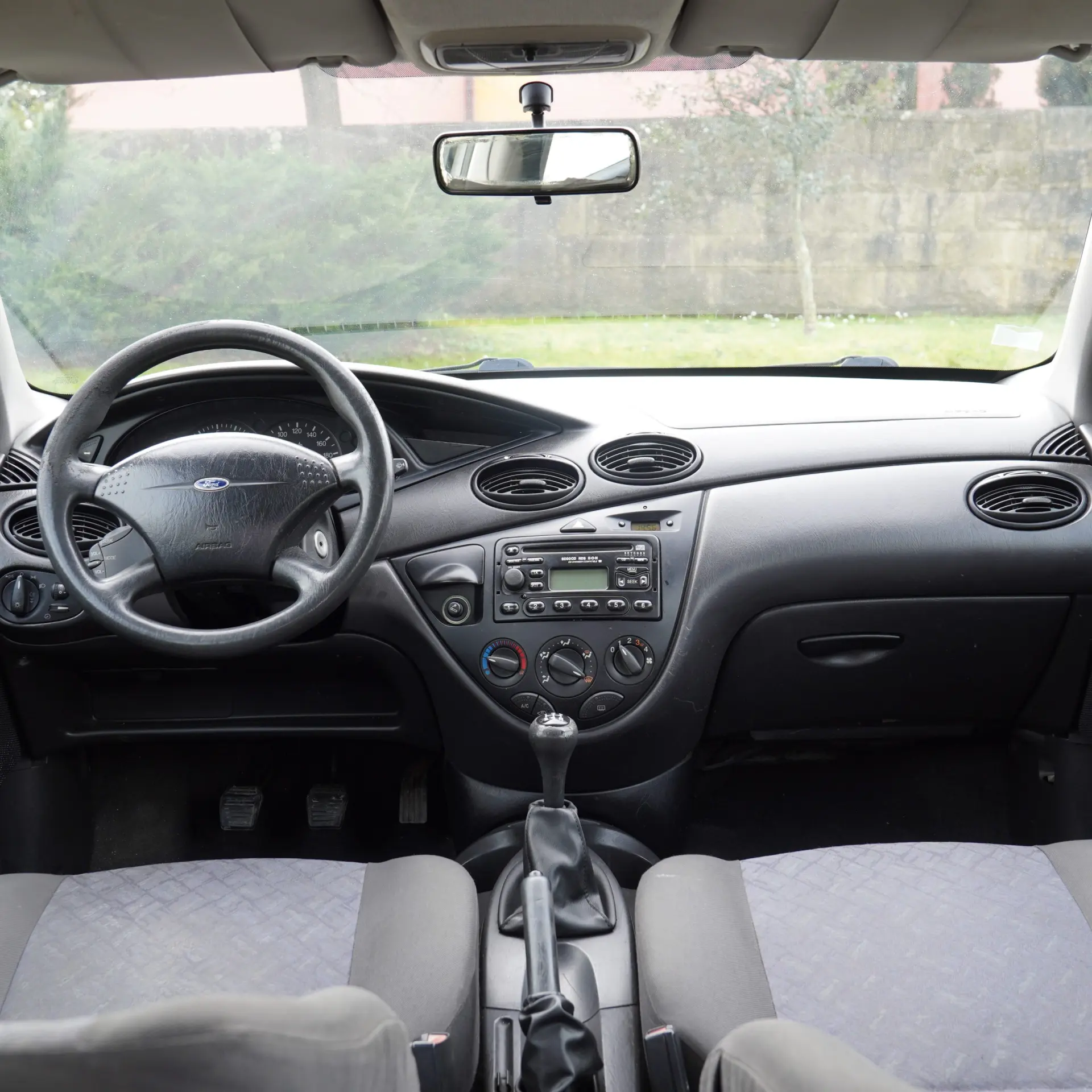 Ford Focus 1.4 Trend 6