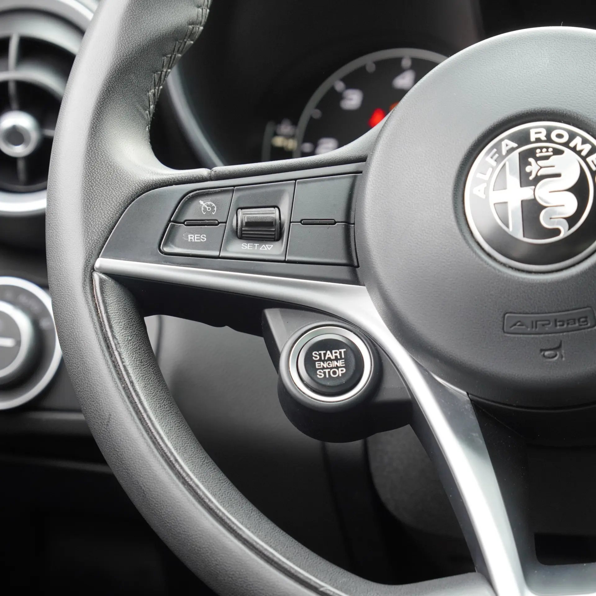 Alfa Romeo Giulia 2.2 D AT8 24