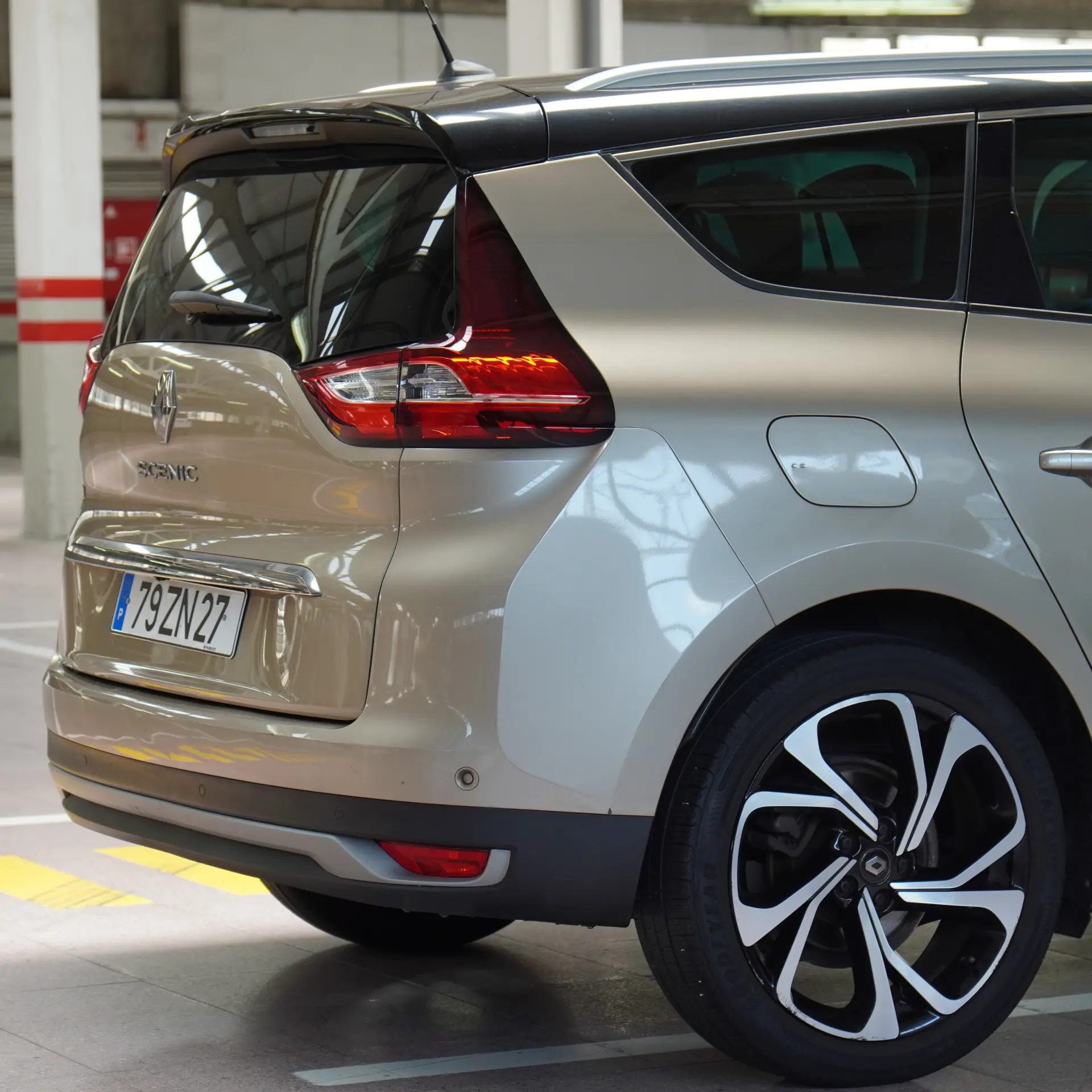 Renault Grand Scénic 1.7 Blue dCi Bose Edition EDC 50
