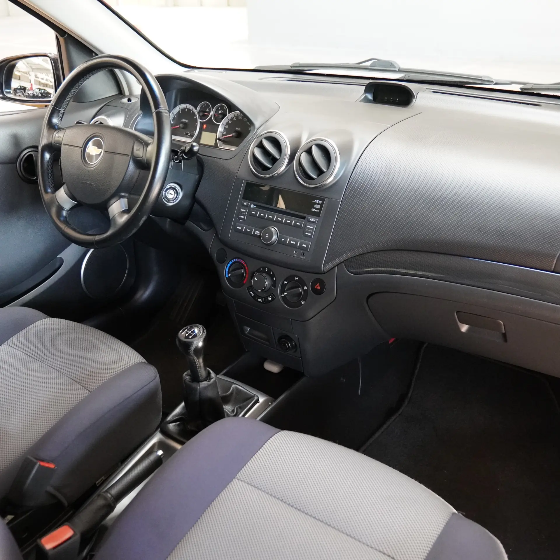 Chevrolet Aveo 1.2 LS 17