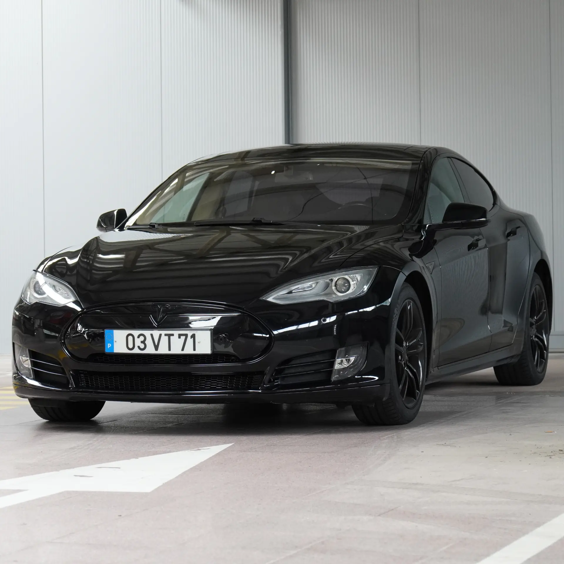 Tesla Model S 85 3