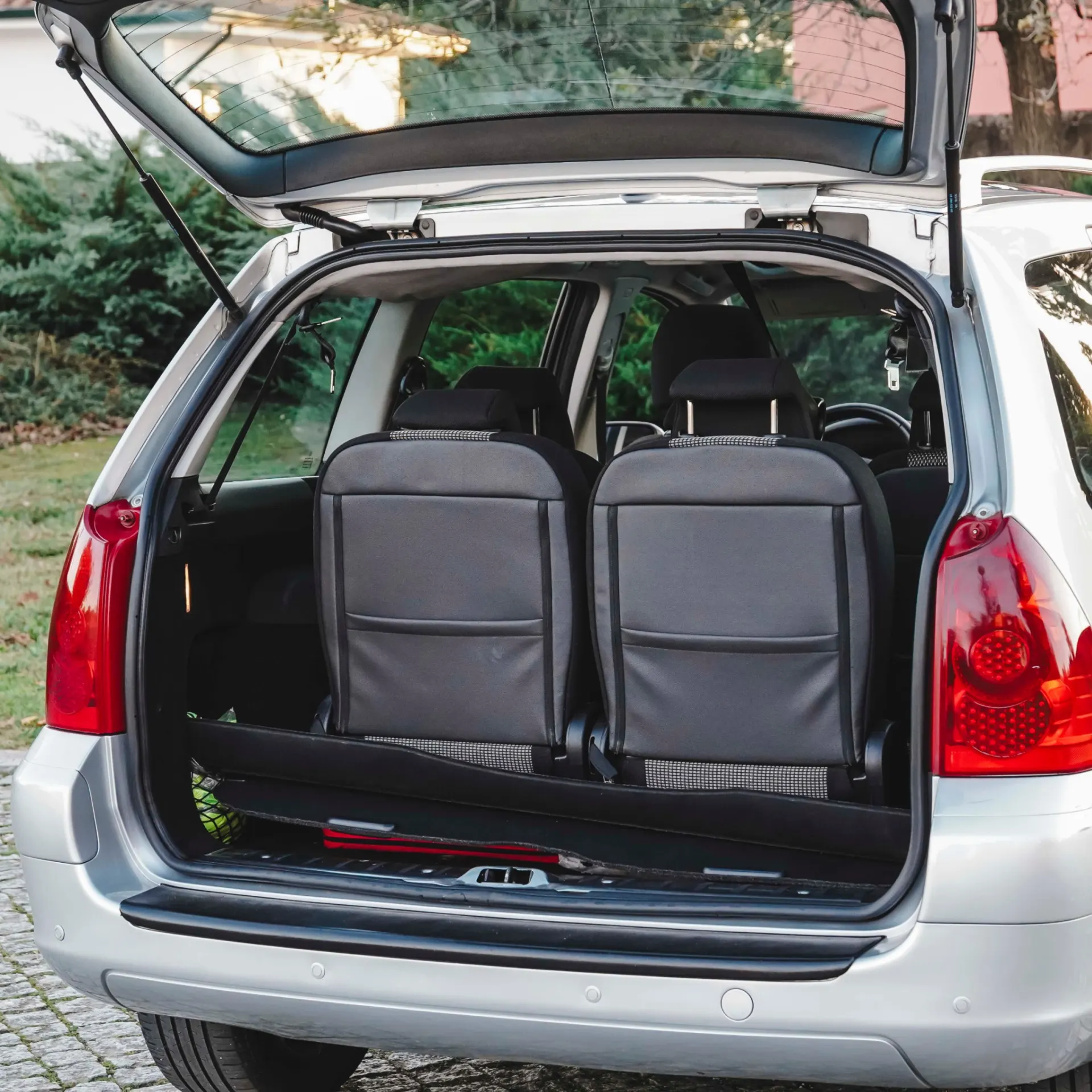 Peugeot 307 SW 1.6 HDi Black & Silver 38