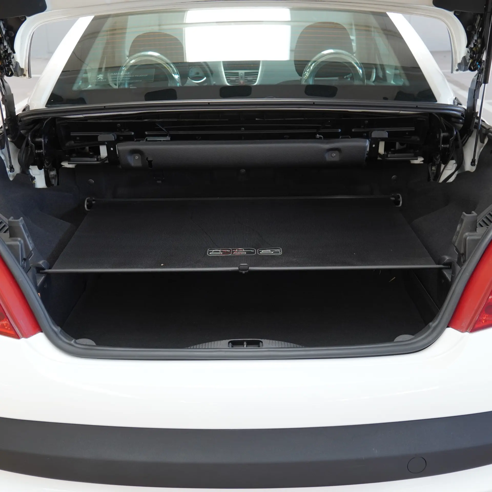 Peugeot 207 CC 1.6 SE 200 Anos 38