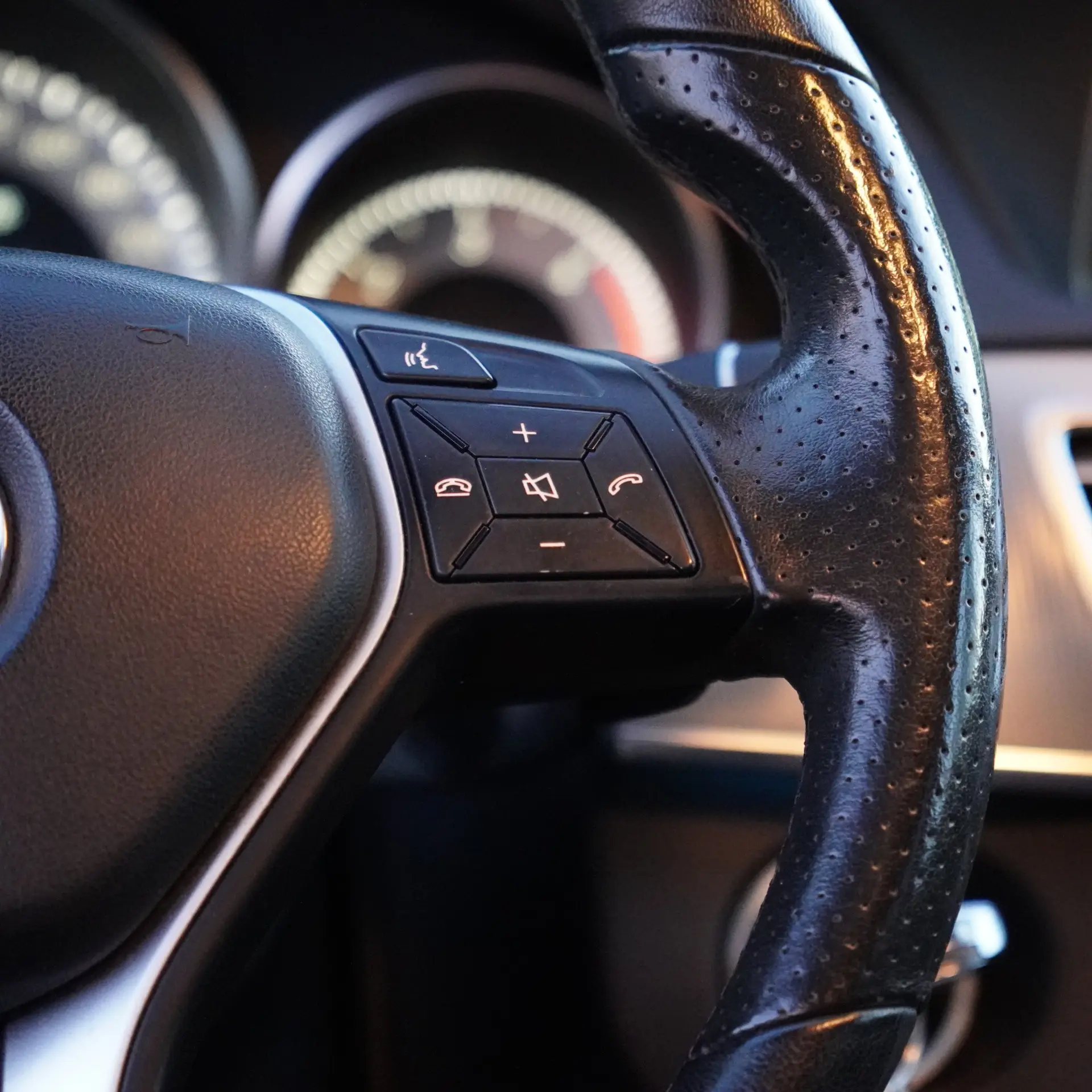 Mercedes-Benz E 300 Bluetec Hybrid Avantgarde 17