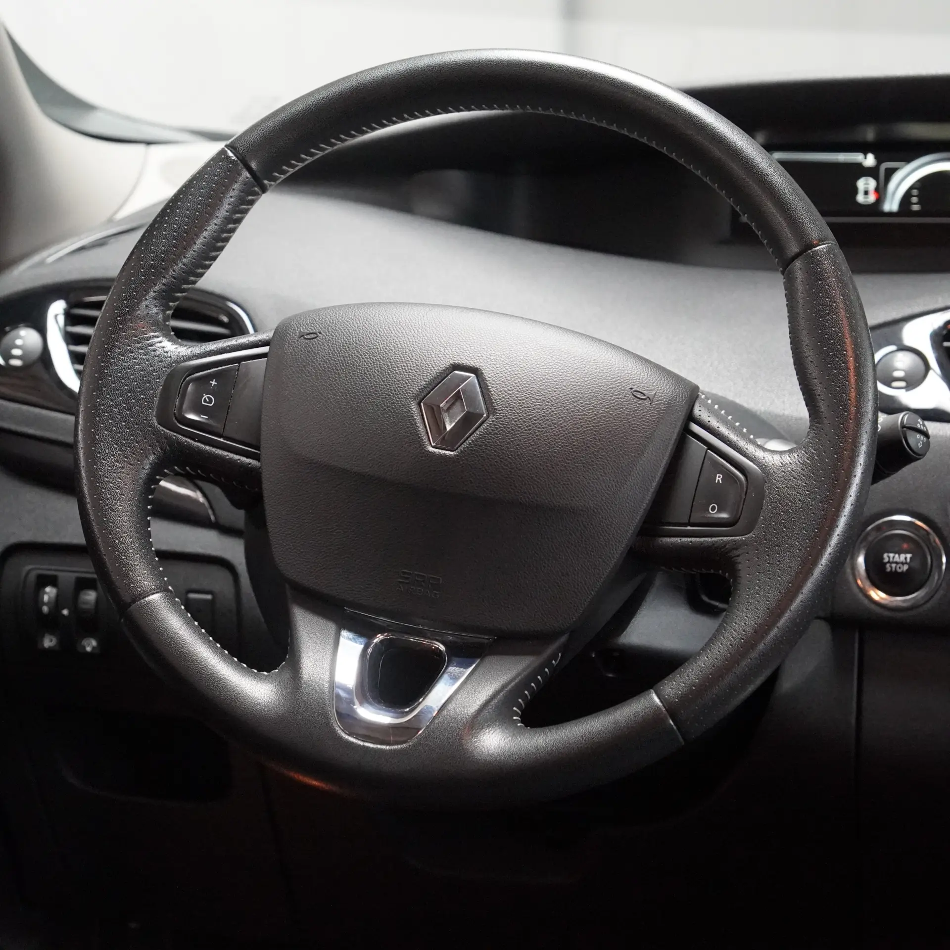 Renault Grand Scénic ENERGY TCe 115 Bose Edition 15
