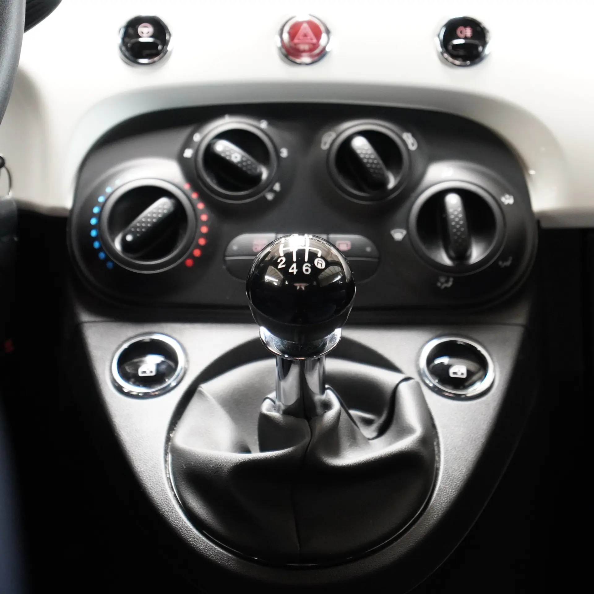 Fiat 500 1.0 Hybrid Cult 15