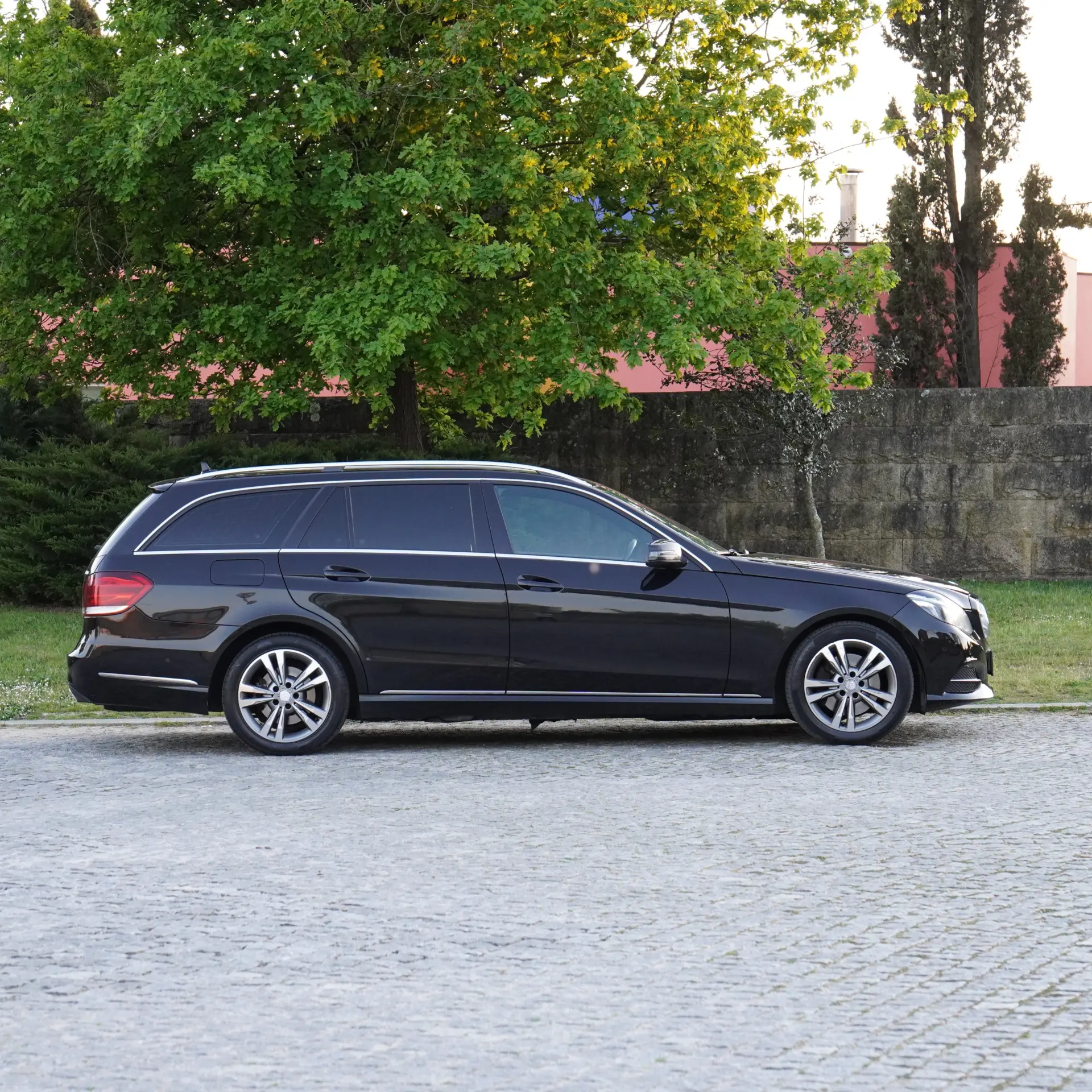 Mercedes-Benz E 300 Bluetec Hybrid Avantgarde 4