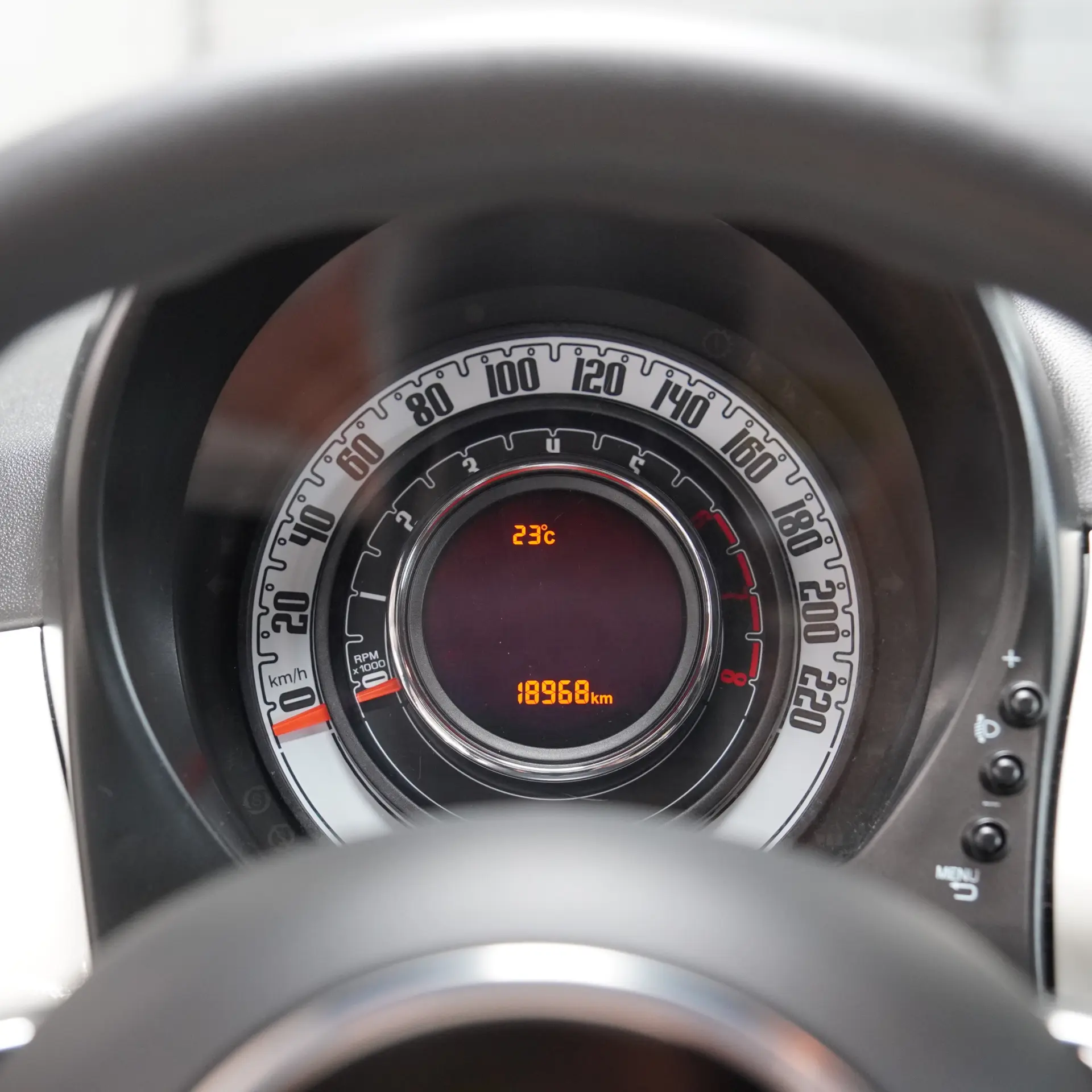Fiat 500 1.0 Hybrid Cult 8