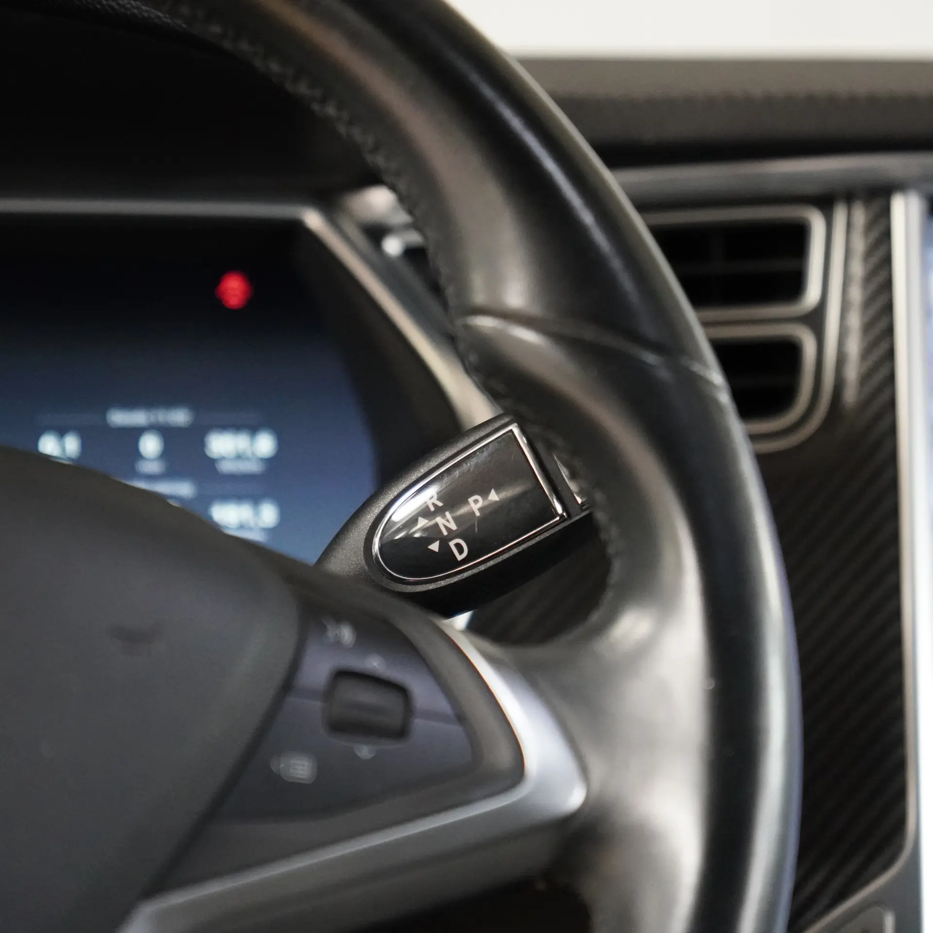 Tesla Model S 85 31
