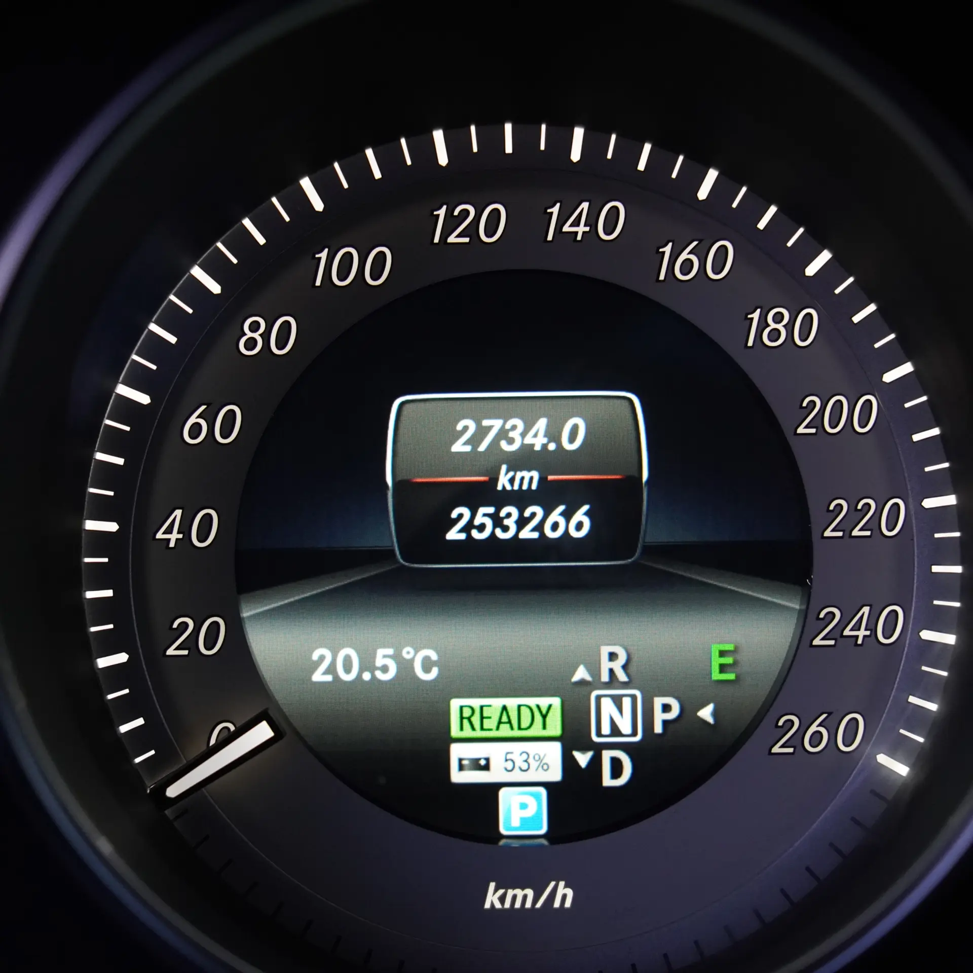 Mercedes-Benz E 300 Bluetec Hybrid Avantgarde 26