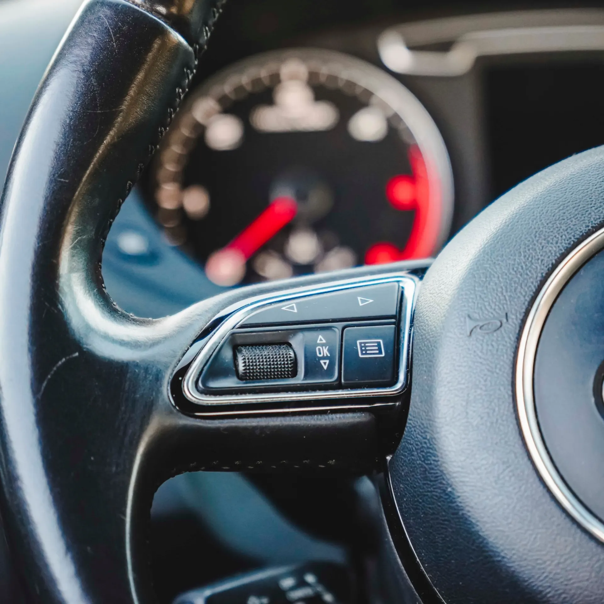 Audi Q3 2.0 TDI Business Line S-line 24