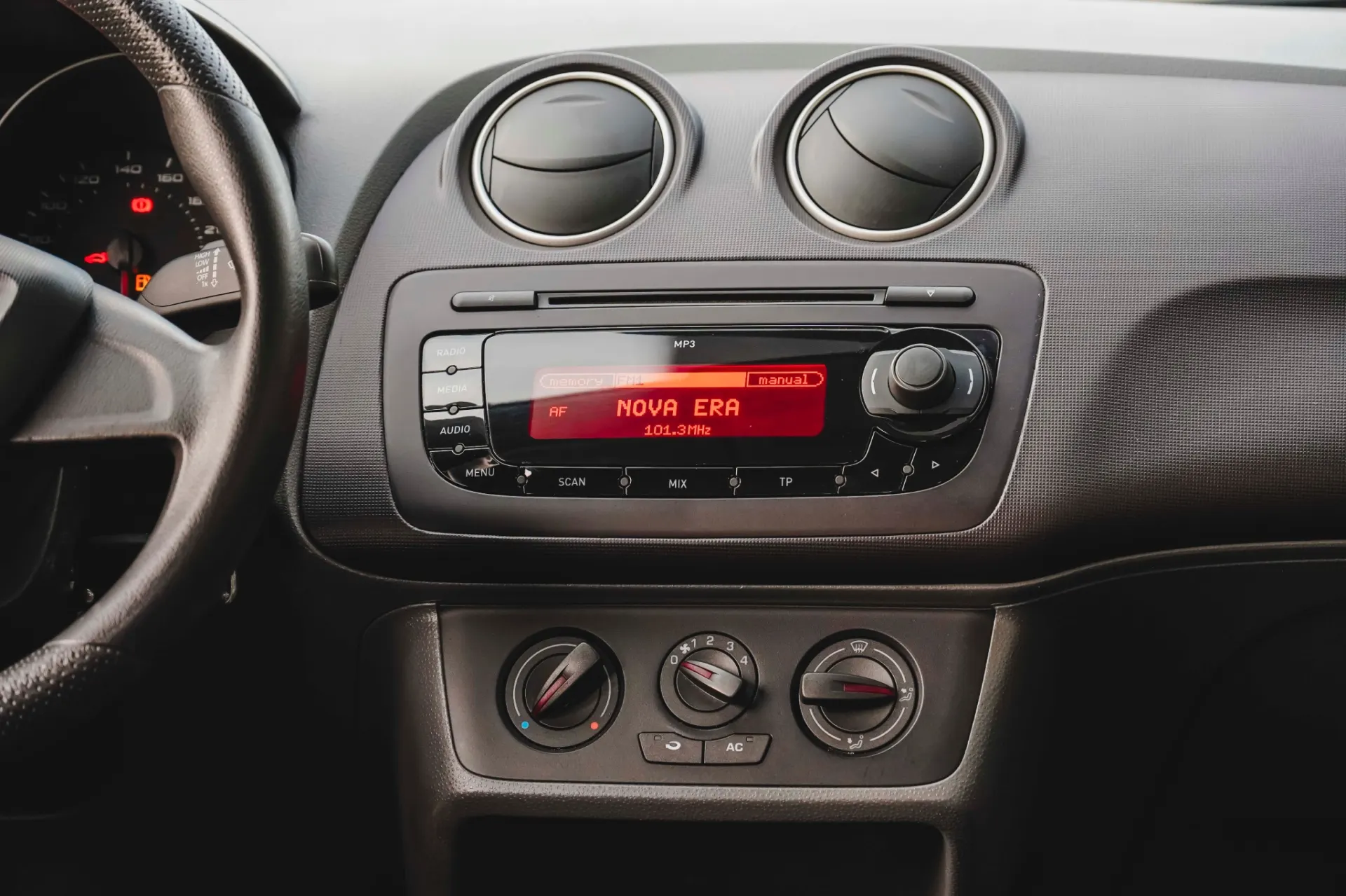 SEAT Ibiza 1.2 TDi Reference DPF 16