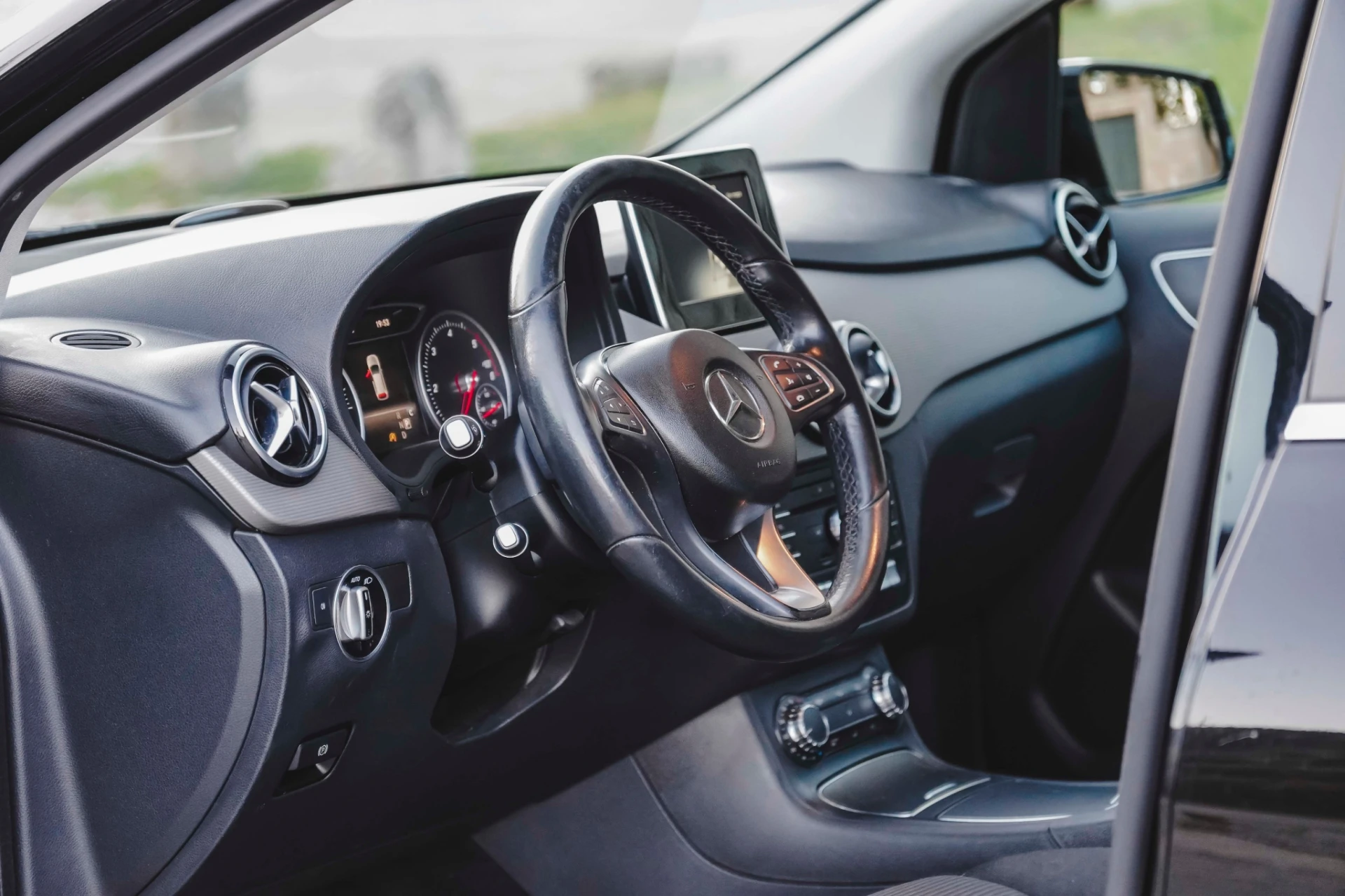 Mercedes-Benz Classe B 180D Ambition 17