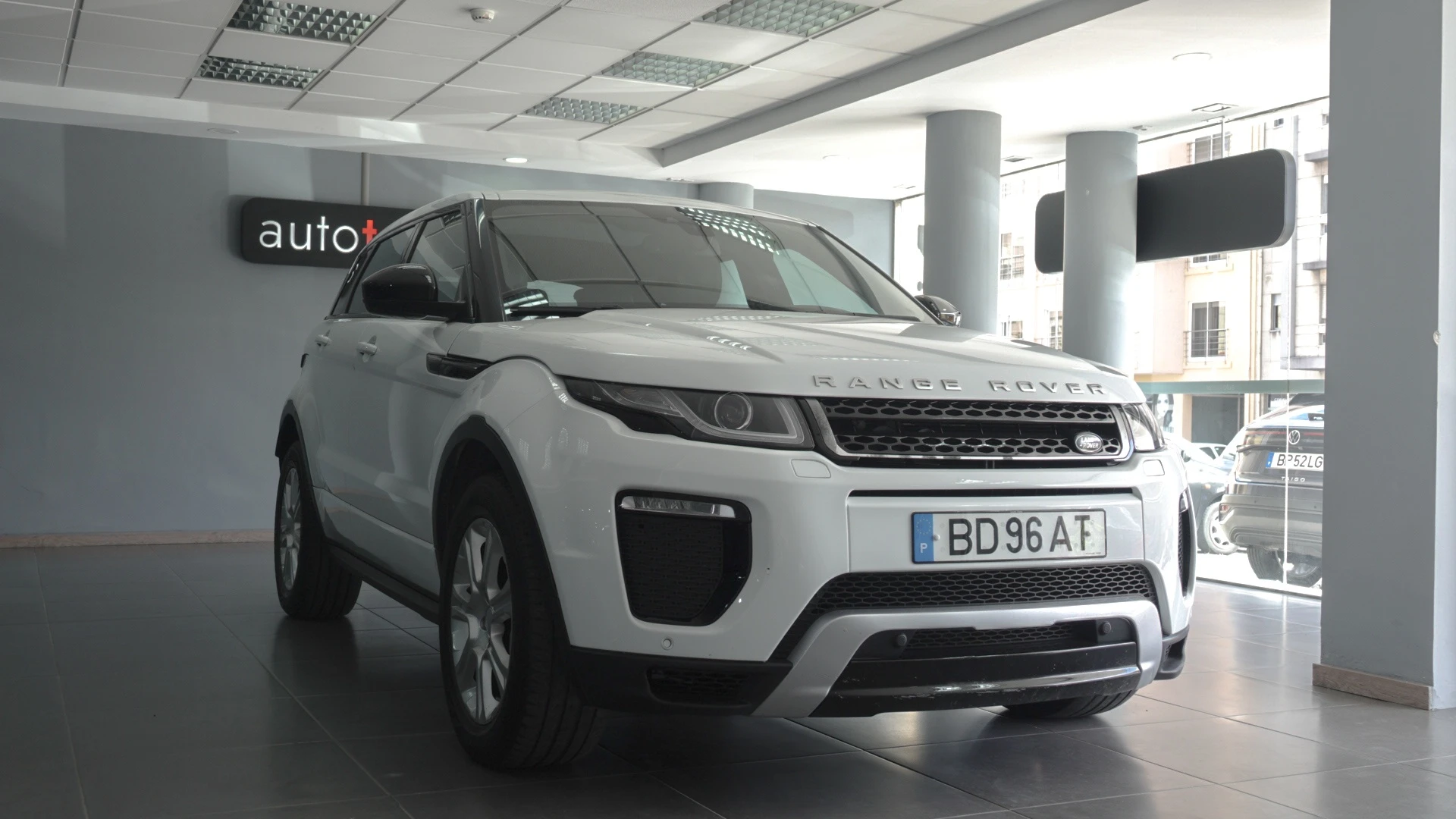 Land Rover Range Rover Evoque Outro 3