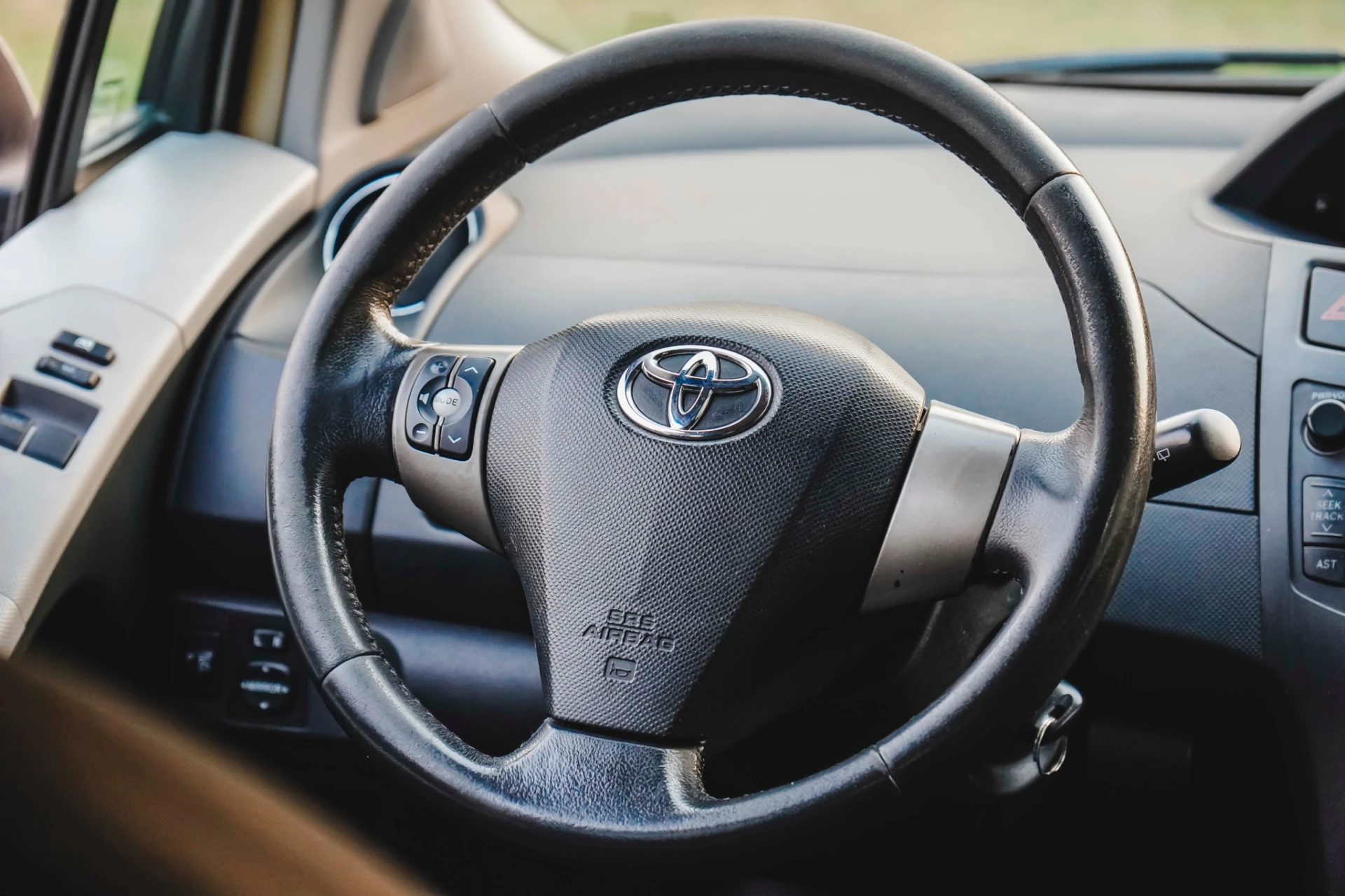 Toyota Yaris 1.0 VVT-i Rock in Rio 9