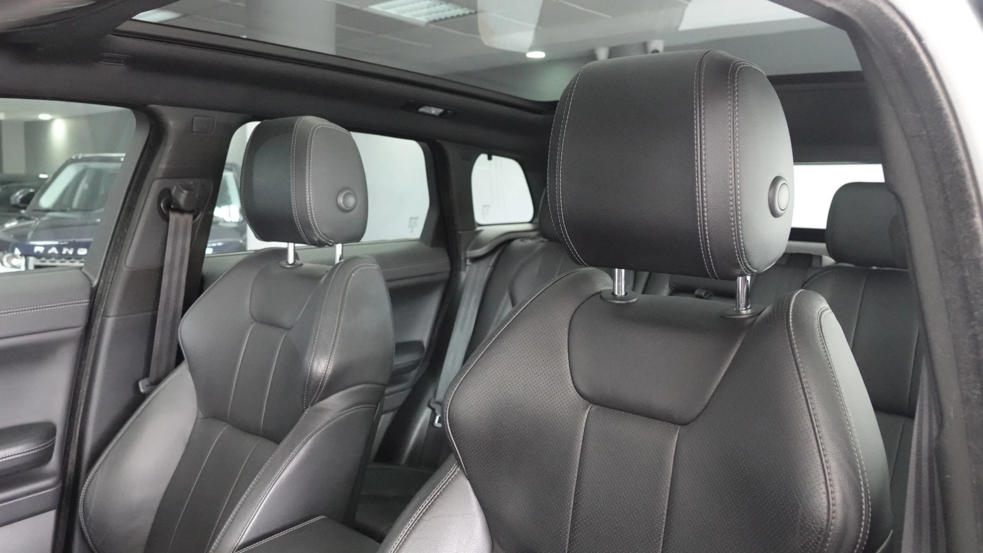Land Rover Range Rover Evoque Outro 8