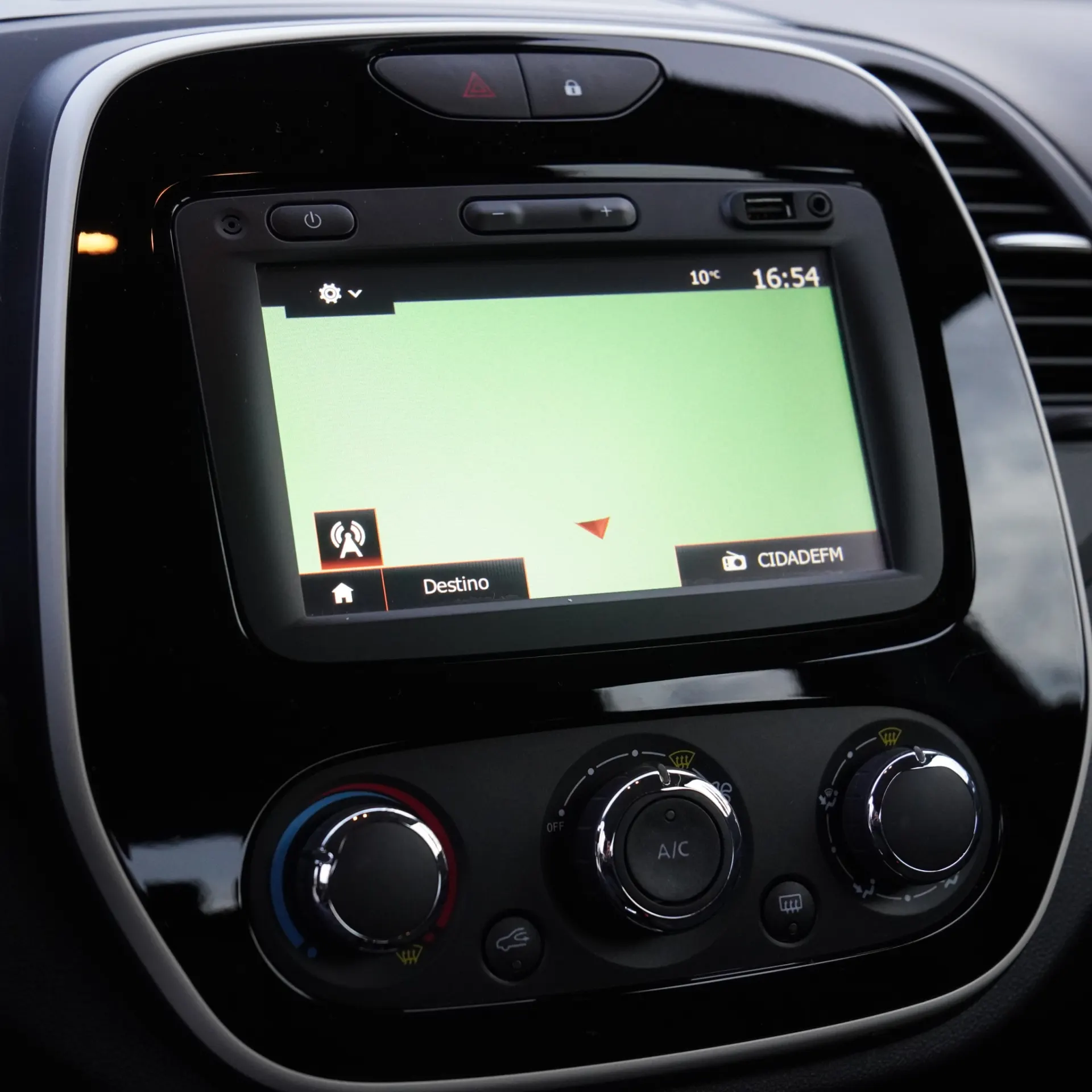 Renault Captur 0.9 TCE 8