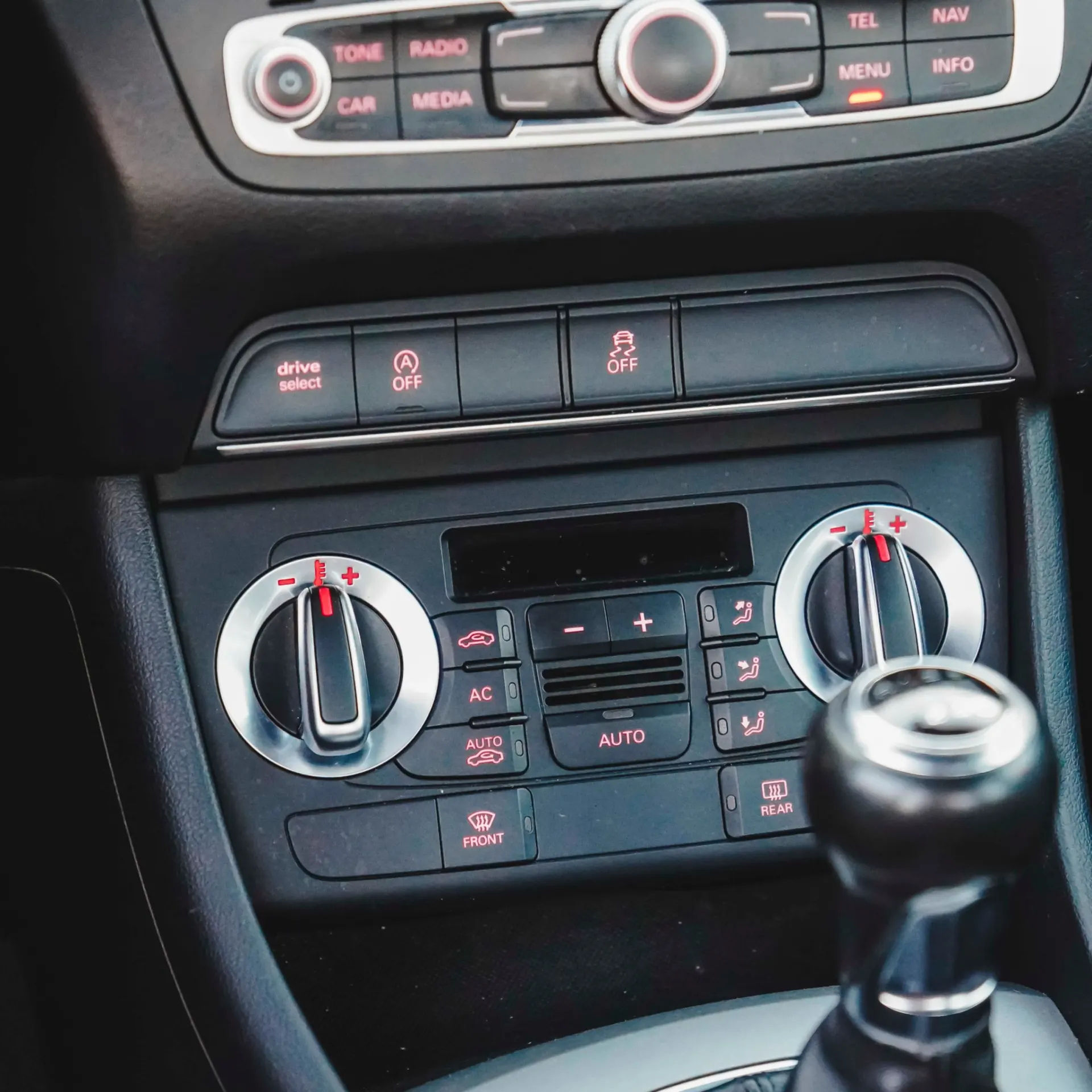 Audi Q3 2.0 TDI Business Line S-line 16