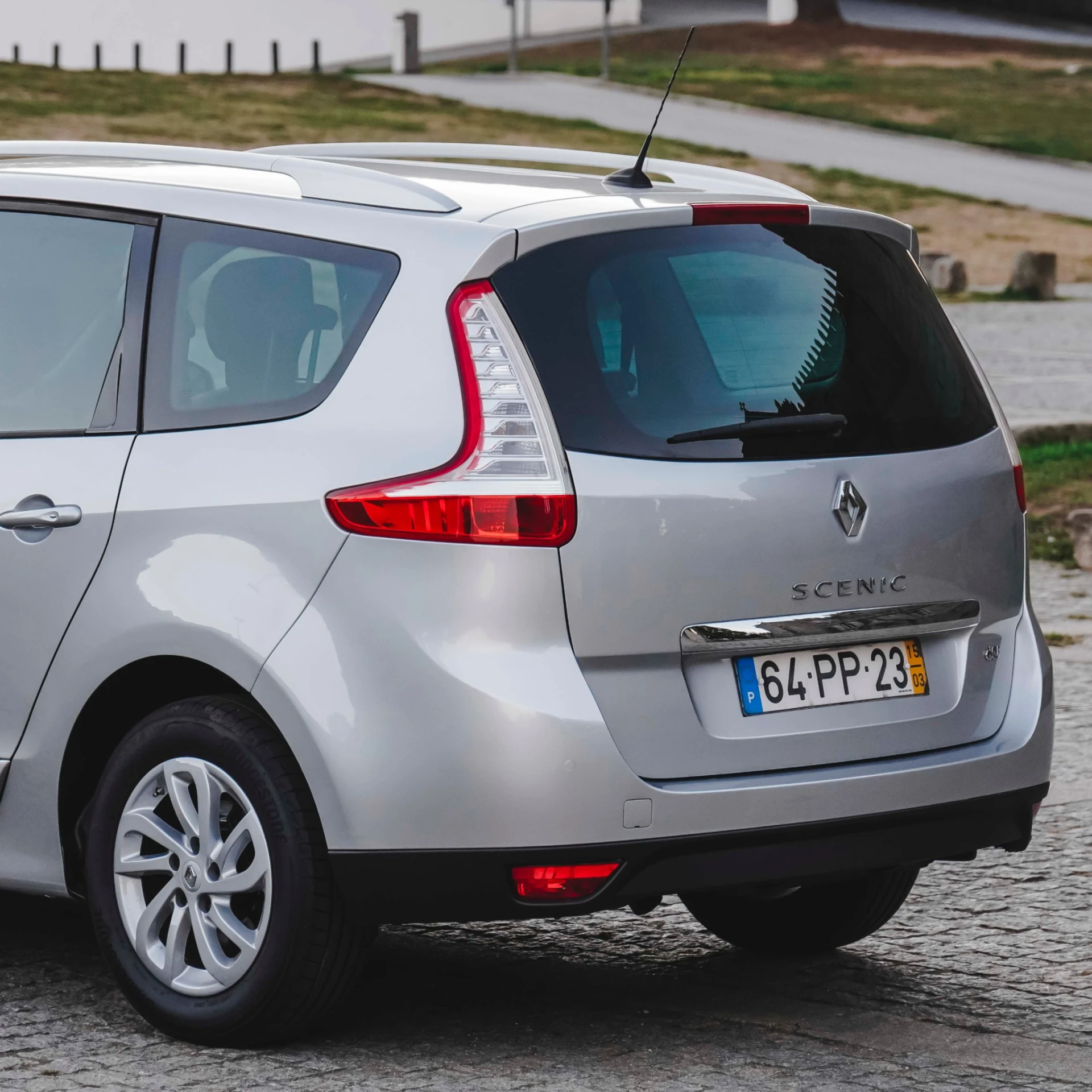 Renault Grand Scénic 1.5 dCi 110 Bose 38