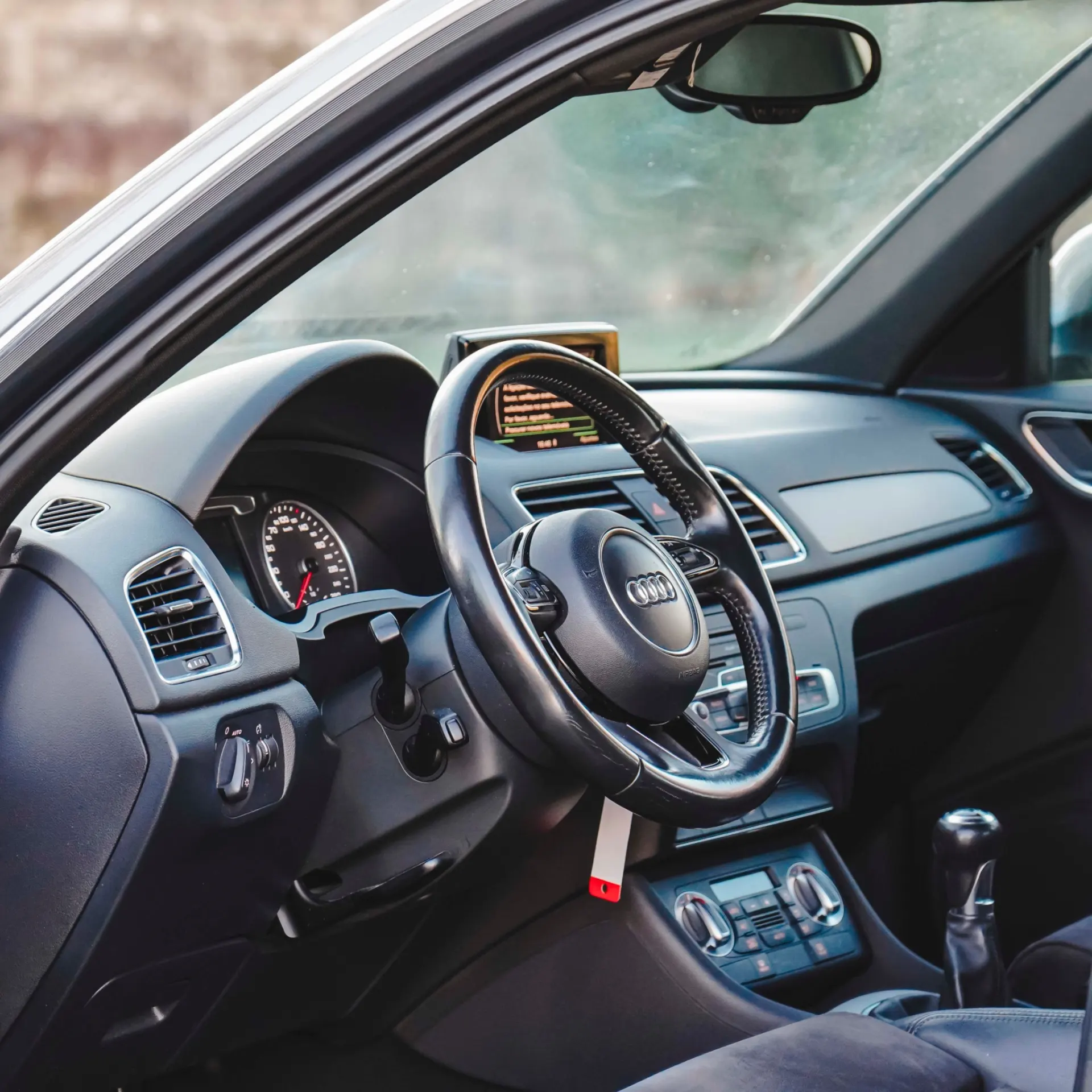 Audi Q3 2.0 TDI Business Line S-line 9